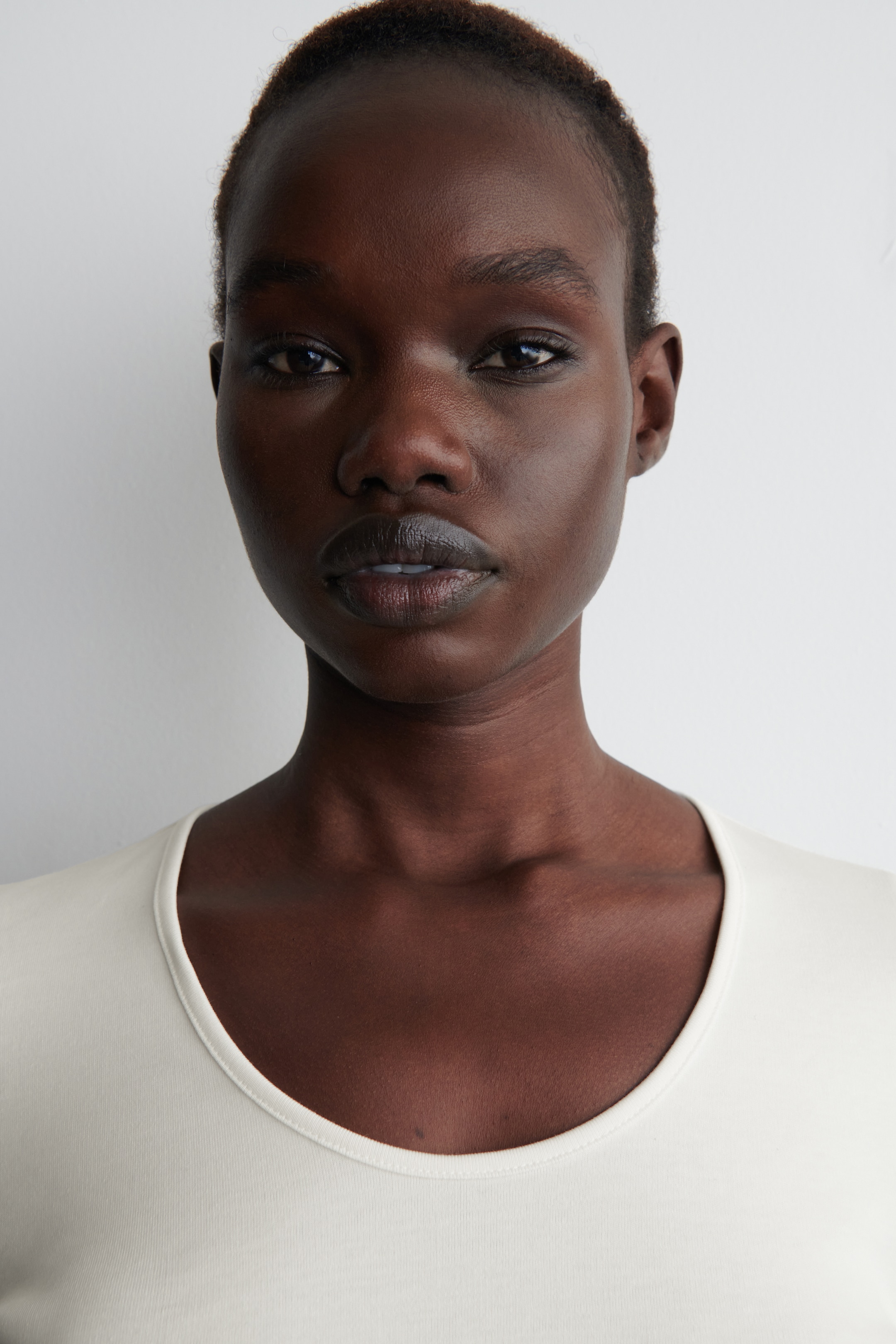 Agrandir l'image: T-SHIRT SLIM À ENCOLURE DÉGAGÉE EN COTON - ÉCRU - FEMME | H&M CH 4