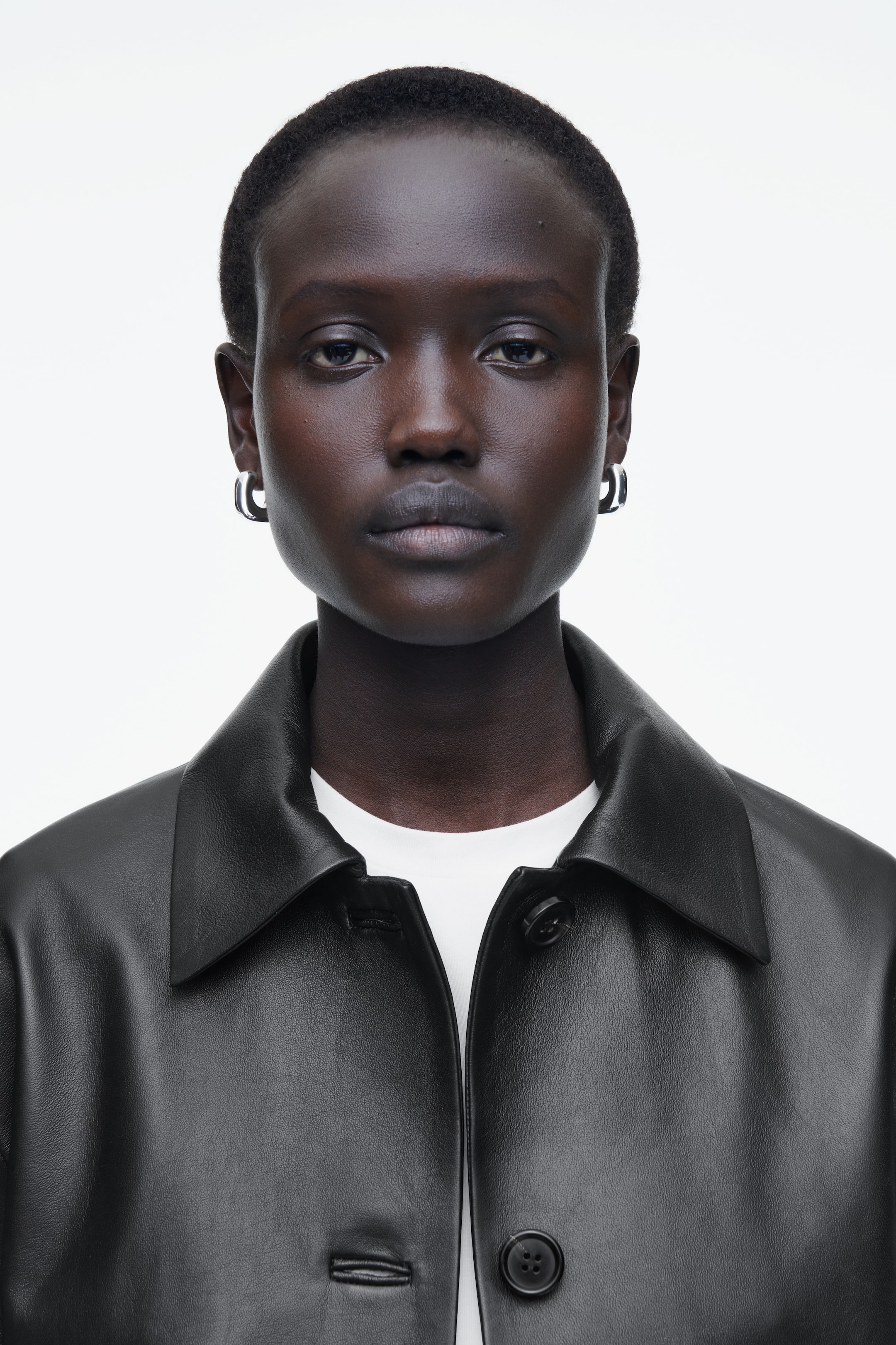 Ver imagen más grande: CHAQUETA DE CUERO CON CUELLO CLÁSICO - NEGRO - MUJER | H&M ES 4
