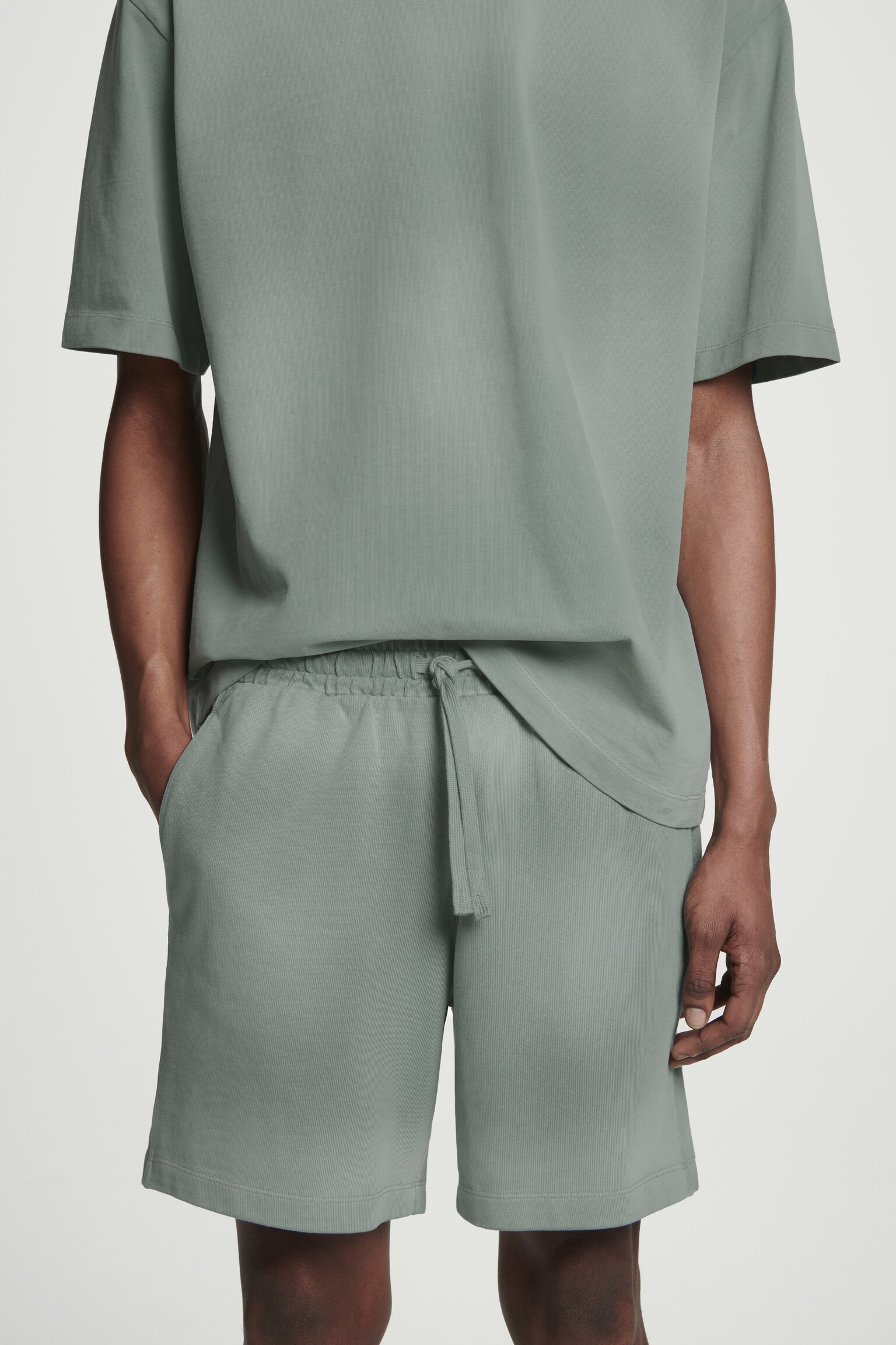 PANTALÓN CORTO DE ALGODÓN EFECTO LAVADO - VERDE/TOPO/NEGRO - 4