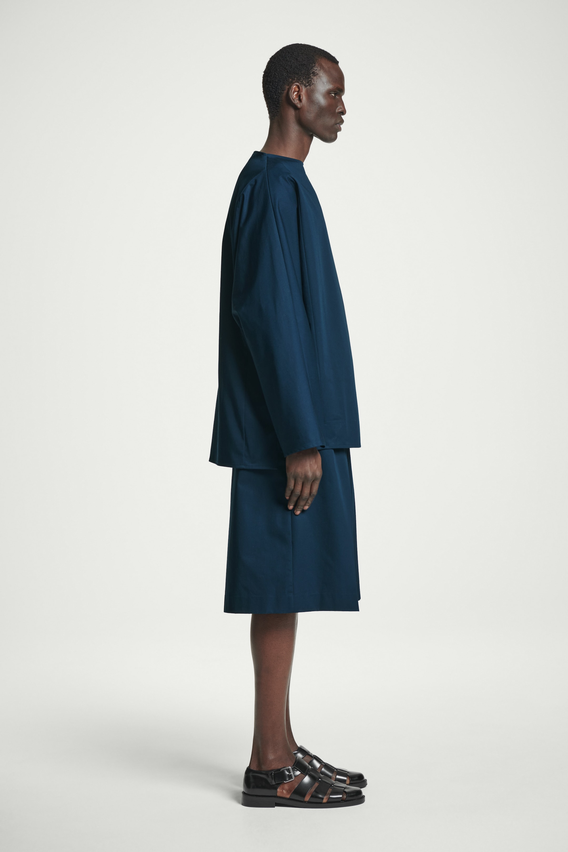 Grösseres Bild ansehen: SHORTS MIT ELASTISCHEM BUND UND WEITEM BEIN - NAVYBLAU - HERREN | H&M CH 3