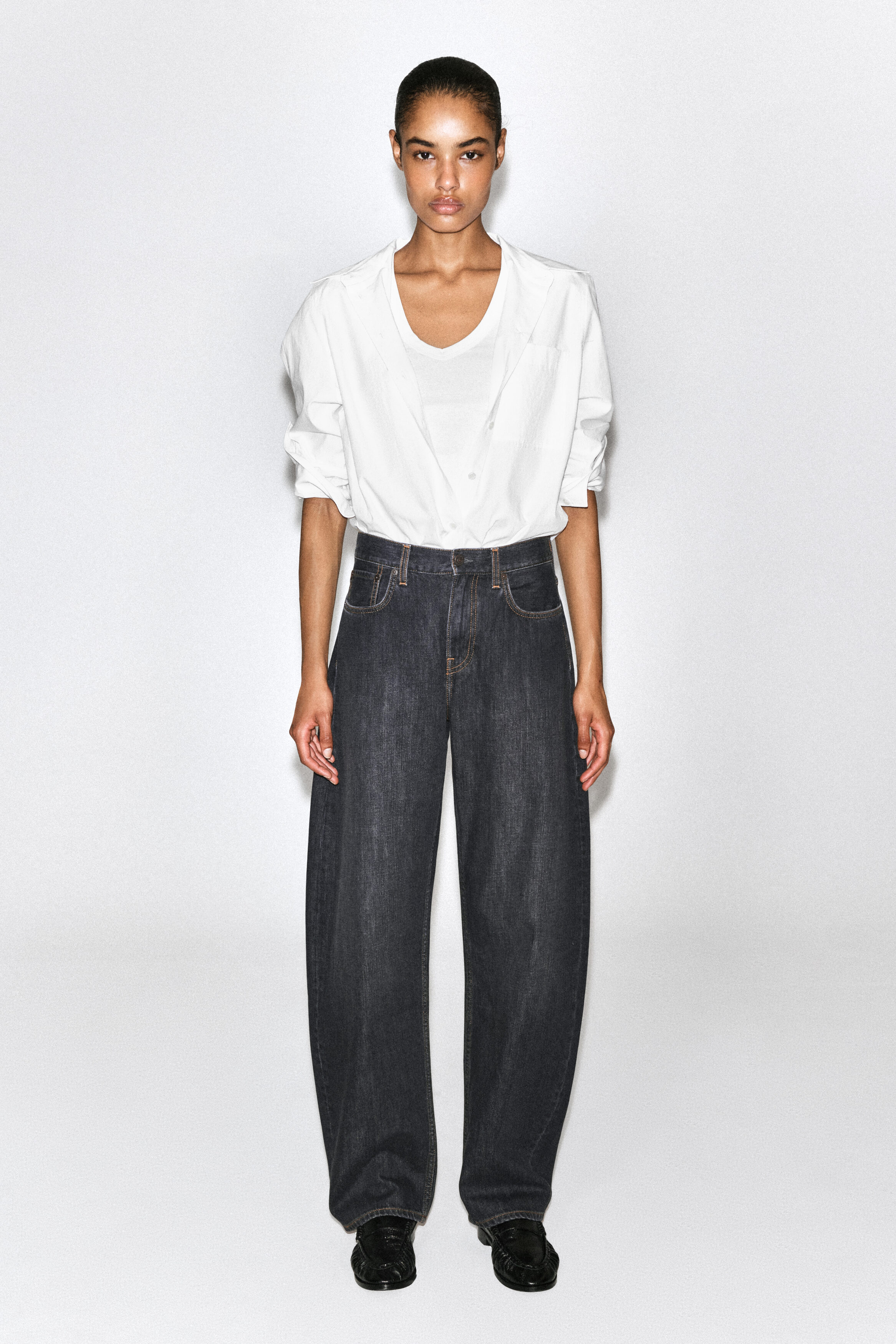 INLET CURVED-LEG JEANS
