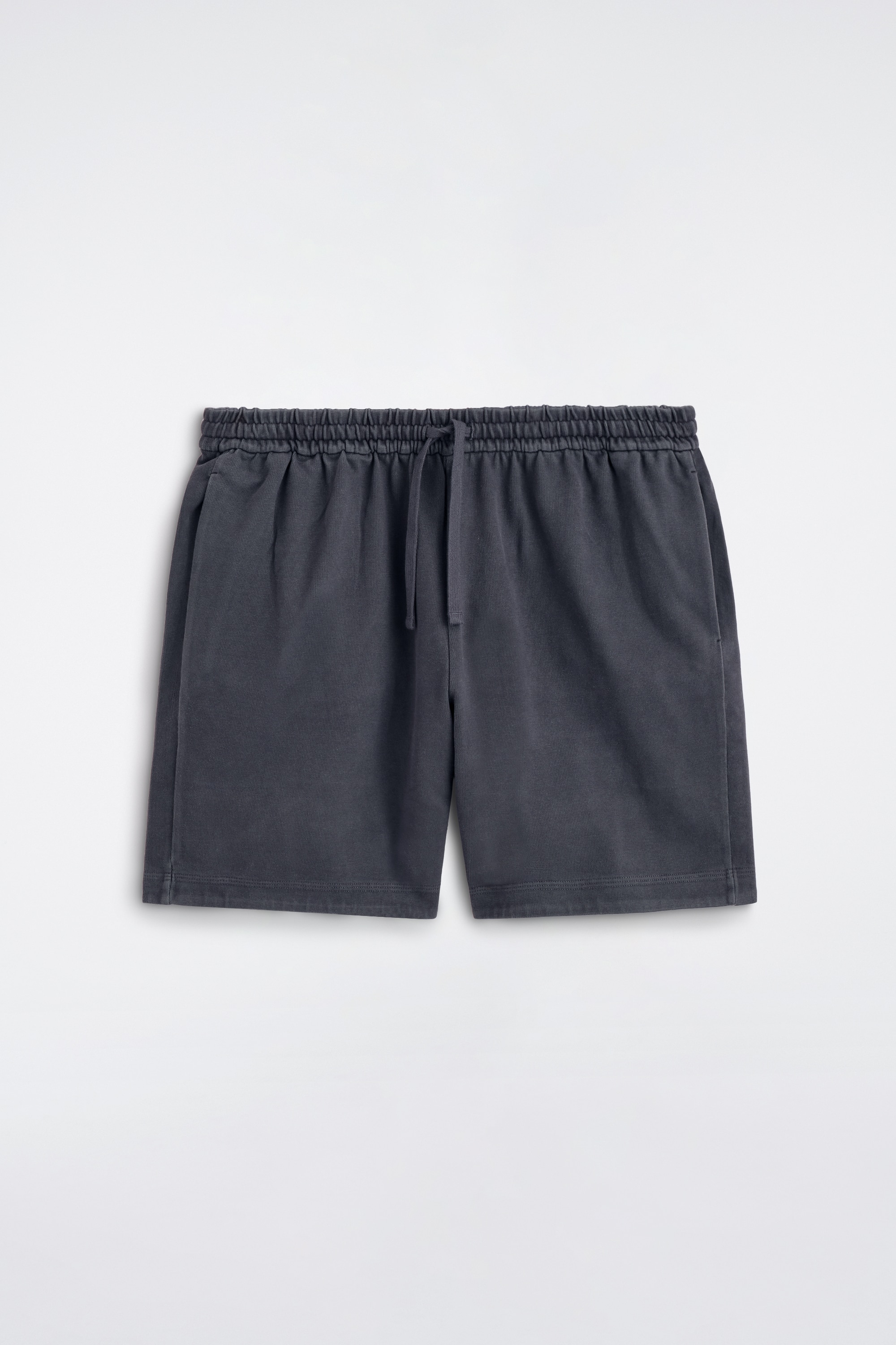 SHORTS AUS STÜCKGEWASCHENEM BAUMWOLLJERSEY - ANTHRAZIT/VERWASCHENES GRÜN