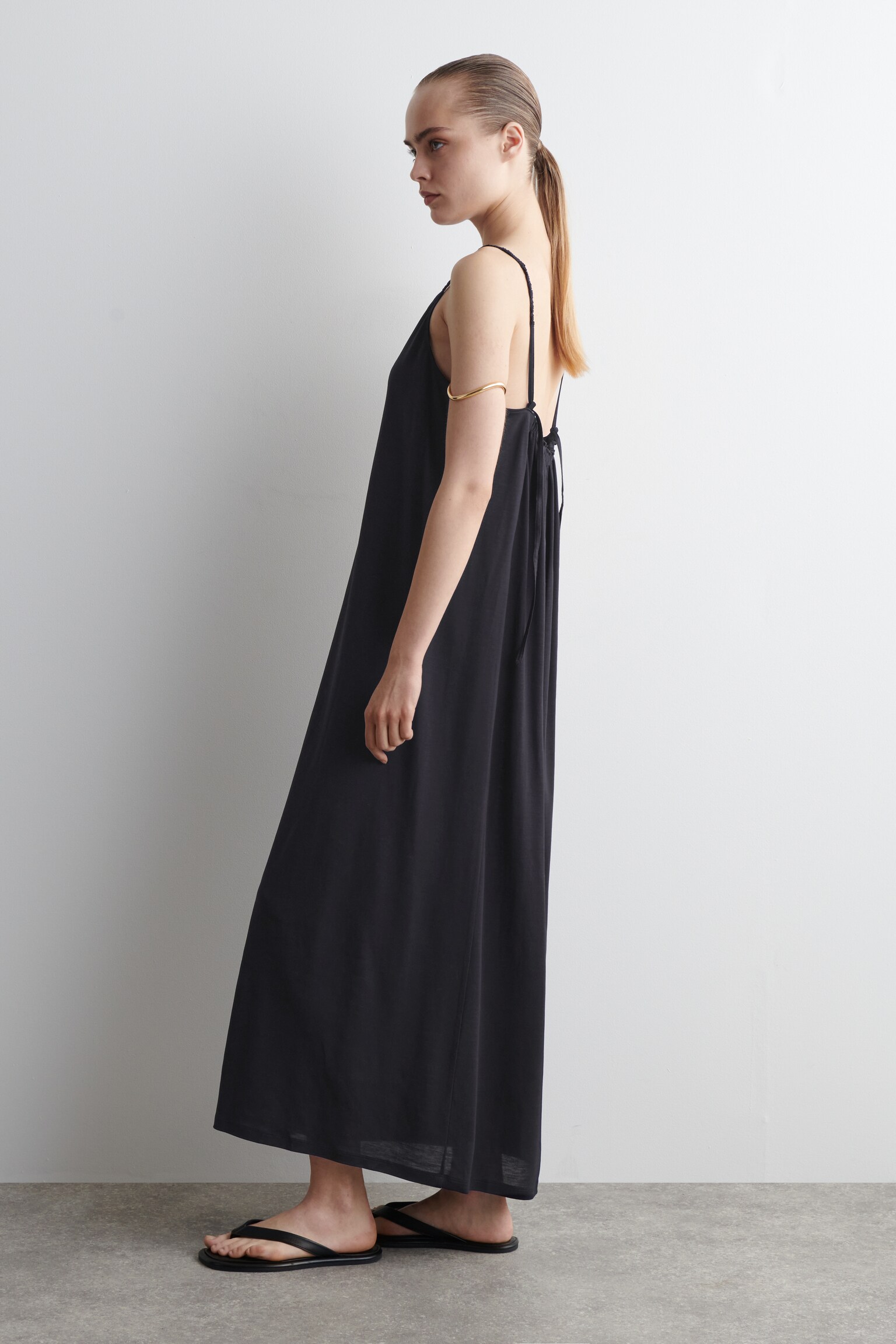 VESTIDO DE TIRANTES CON CUELLO CUADRADO - AZUL MARINO - 4