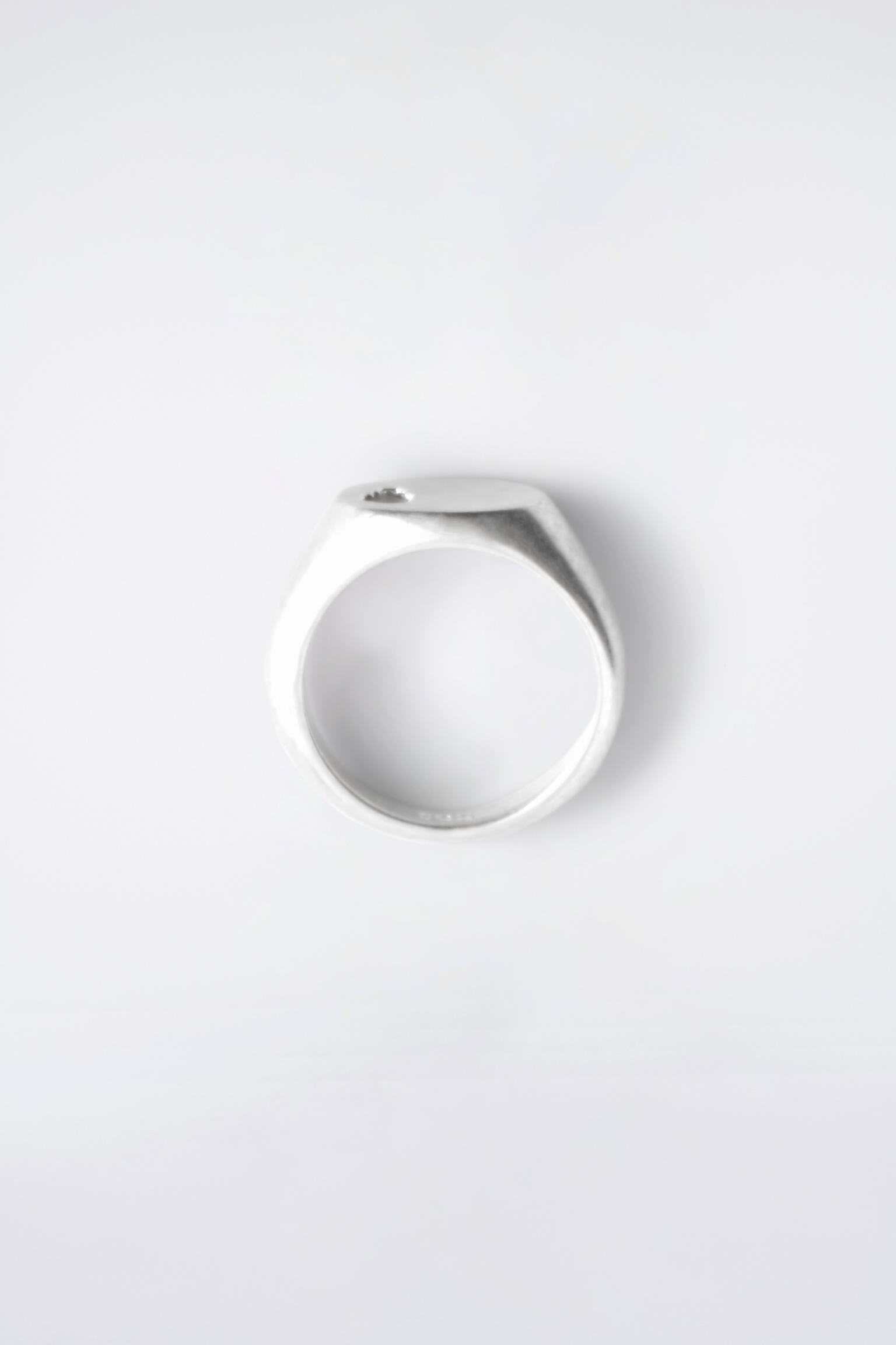 INDENTED SIGNET RING - כסף - 3