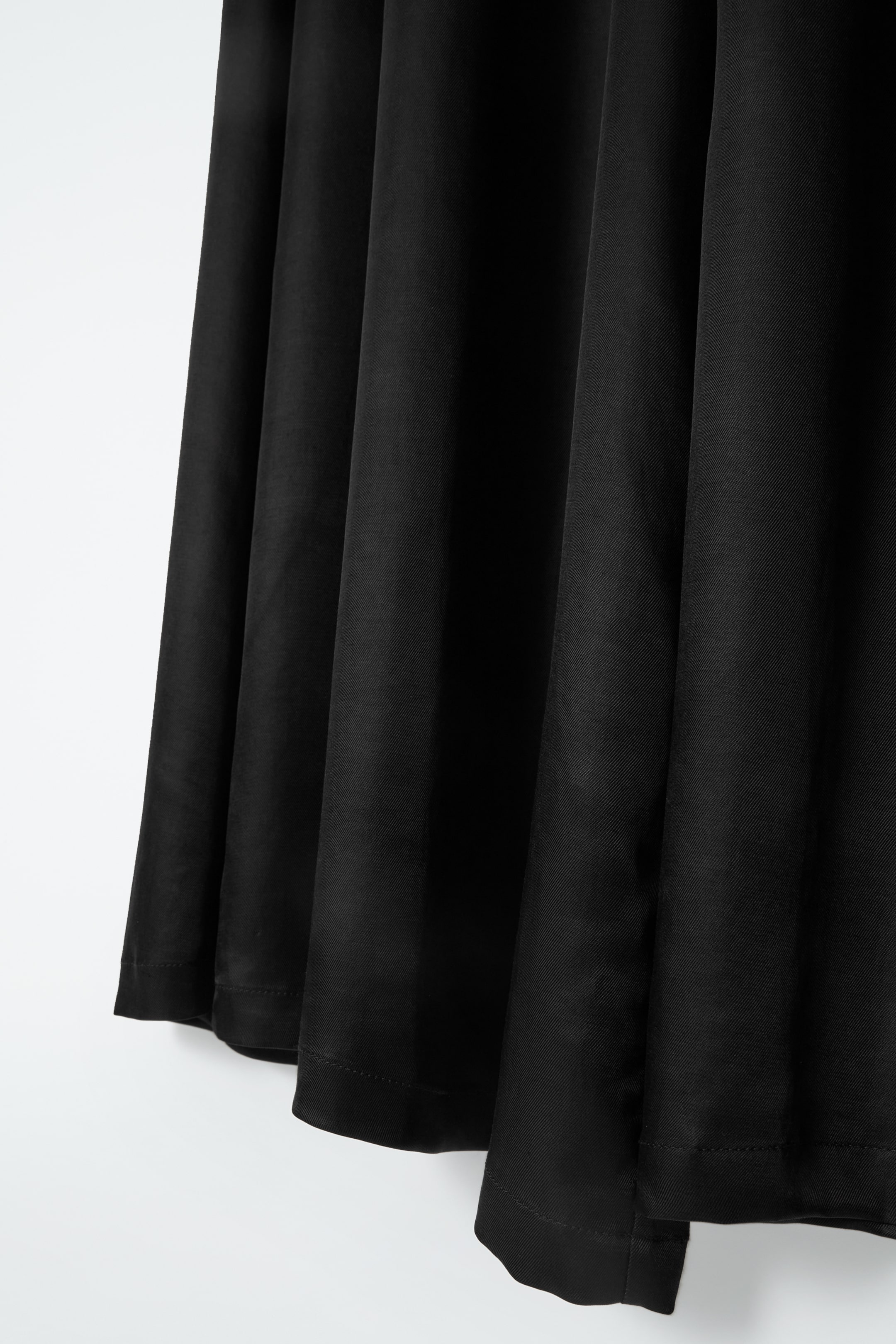 Ver imagen más grande: PANTALONES PALAZZO DE SARGA - NEGRO - MUJER | H&M ES 7