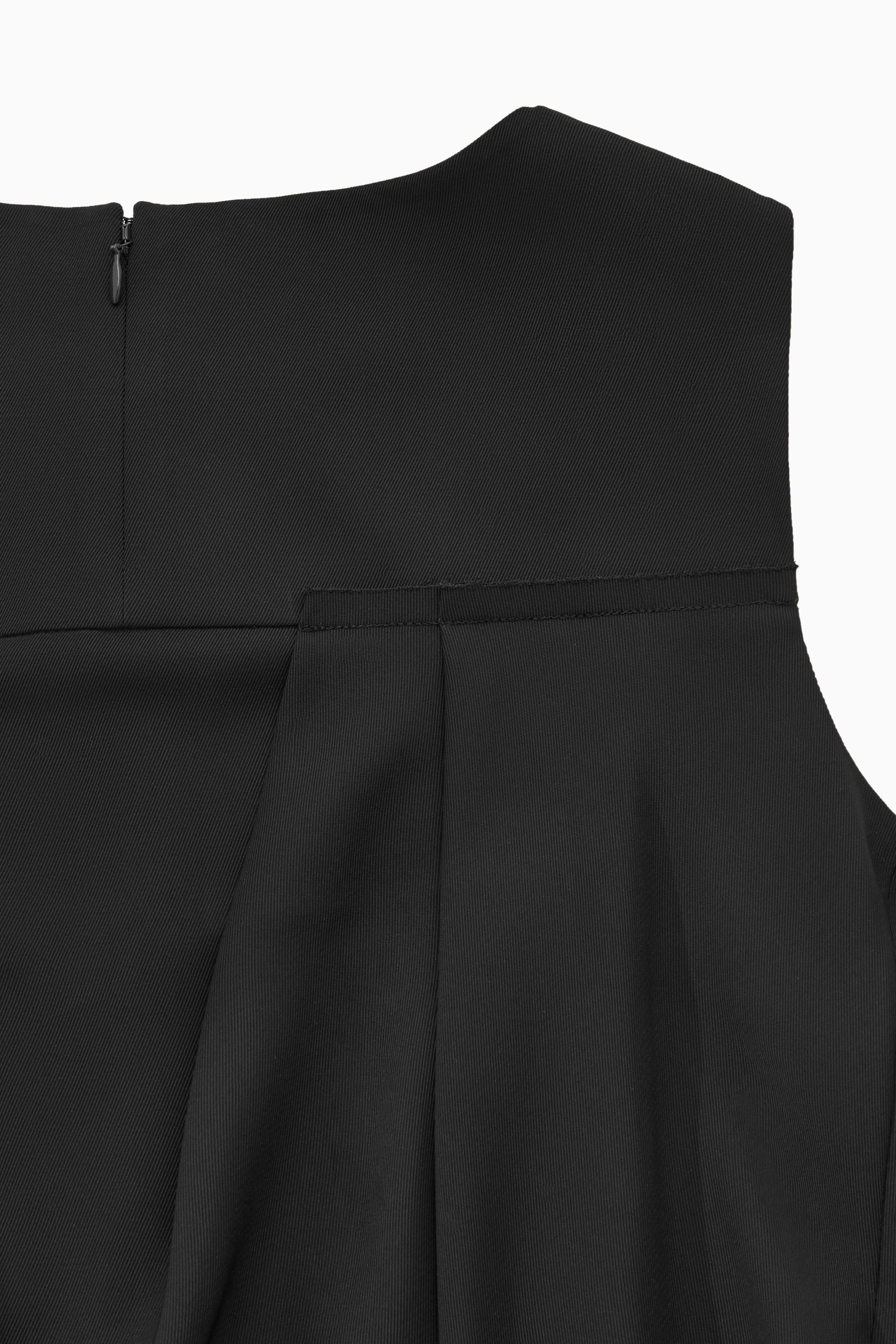 StillMedia/DescriptiveDetail