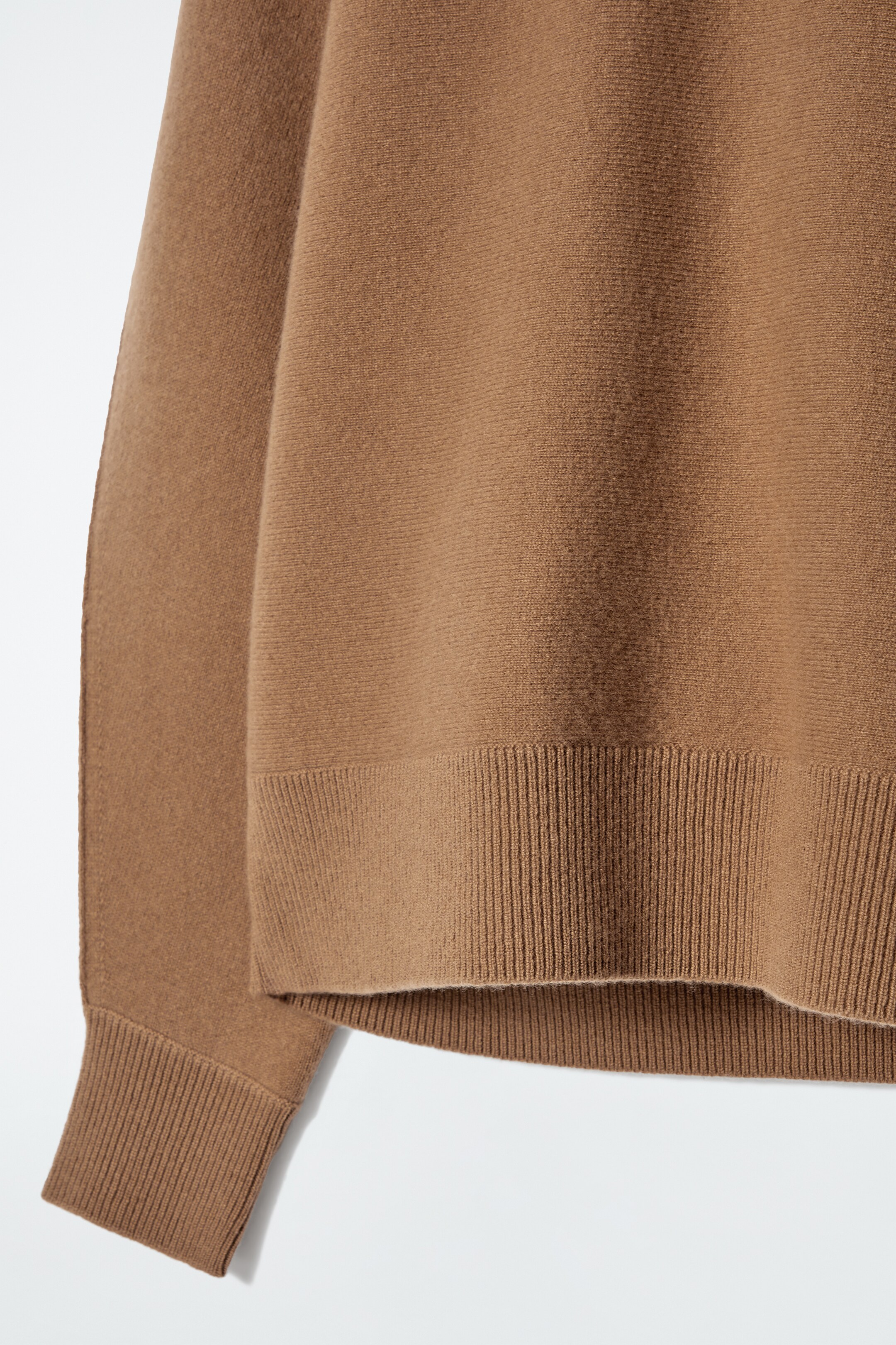 Ver imagem maior: CAMISOLA ARREDONDADA EM LÃ DUPLA FACE - CAMELO - SENHORA | H&M PT 8