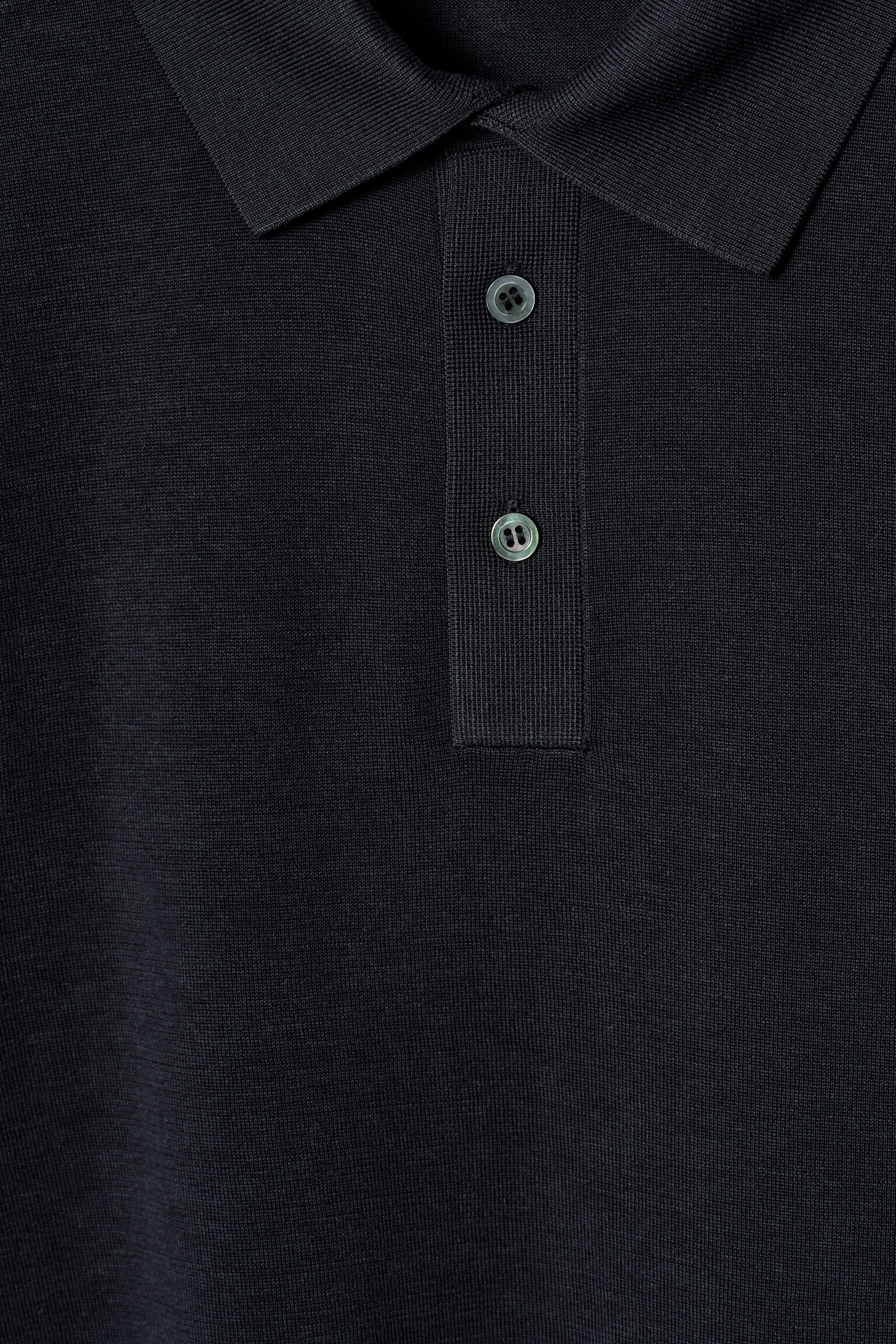 SCHMAL GESCHNITTENES POLOSHIRT AUS SEIDENSTRICK - NAVYBLAU/SCHWARZ - 6