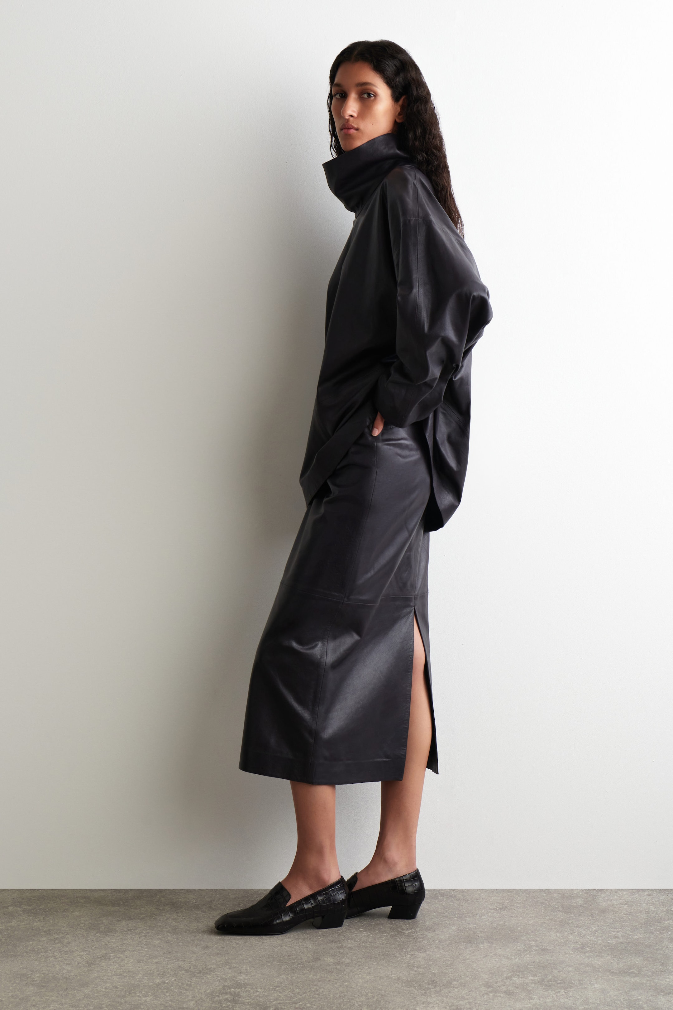 LEATHER PENCIL SKIRT