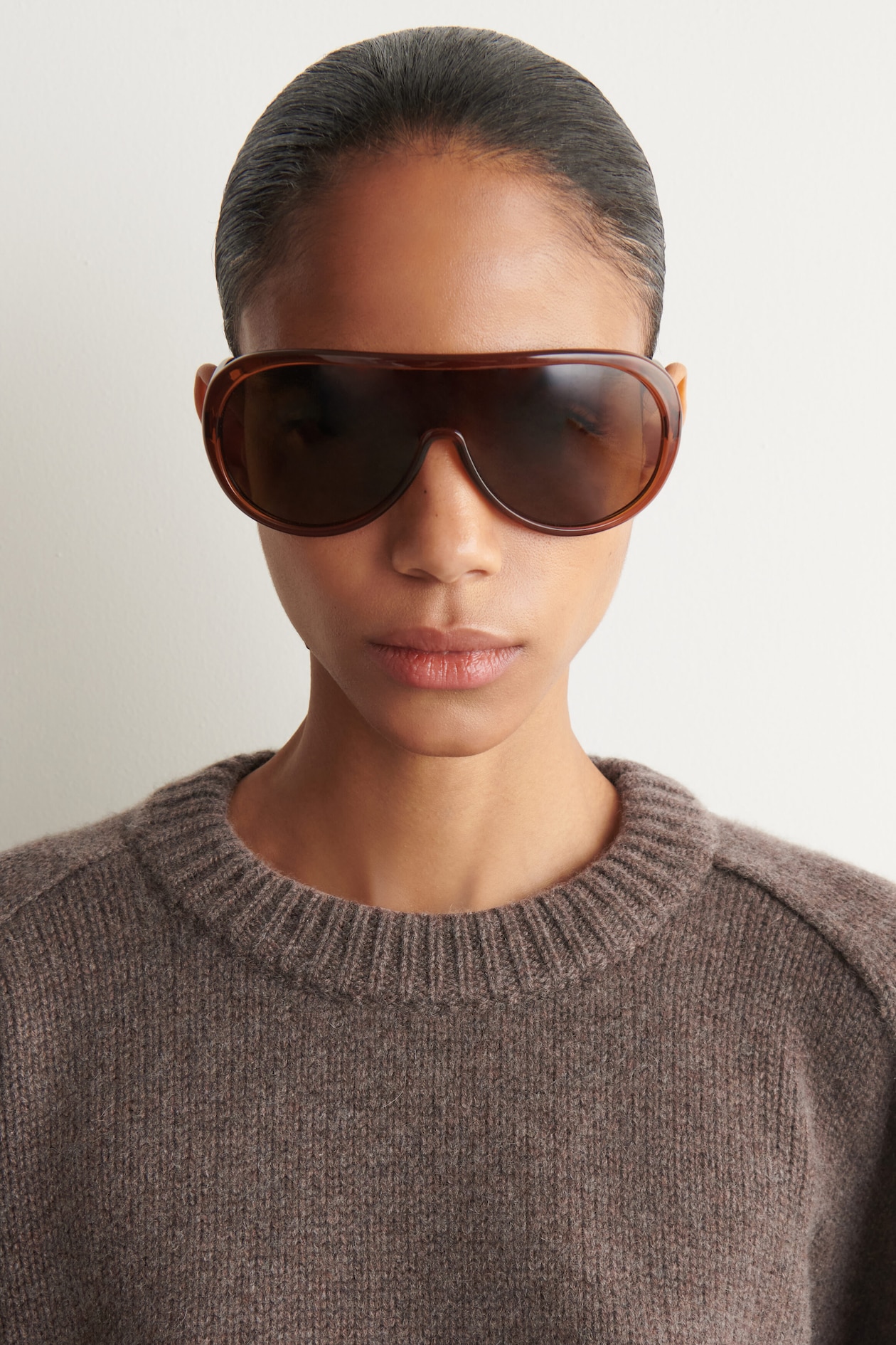 ROUNDED PURE CASHMERE CREW-NECK SWEATER — BROWN MÉLANGE