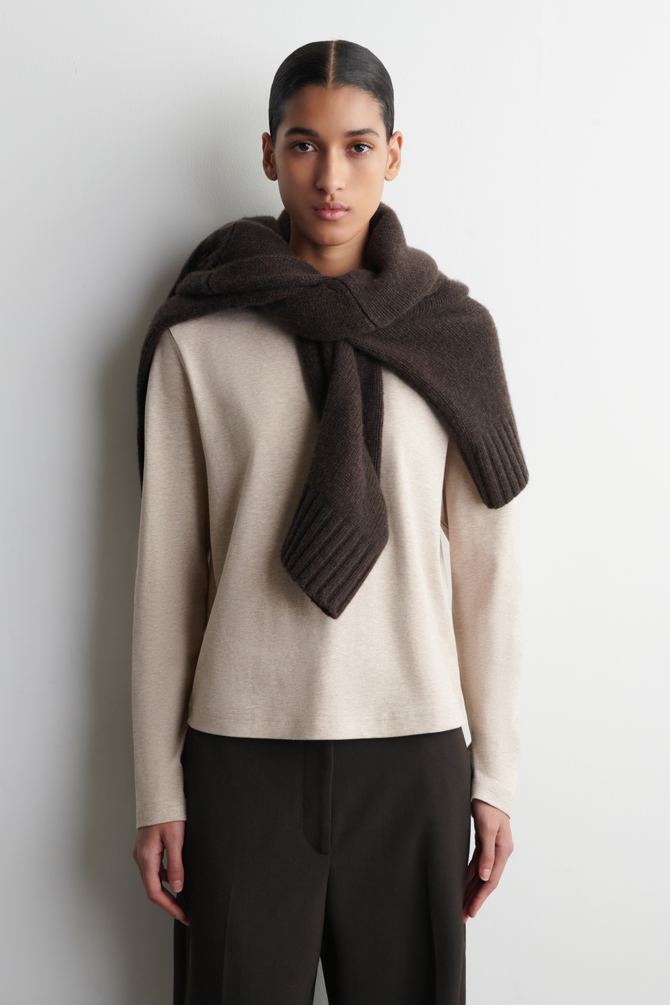 Προβολή μεγαλύτερης εικόνας: ΜΑΚΡΥΜΑΝΙΚΟ T-SHIRT ΜΕ ΚΑΘΑΡΗ ΓΡΑΜΜΗ - BEIGE MÉLANGE - Ladies | H&M GR 1