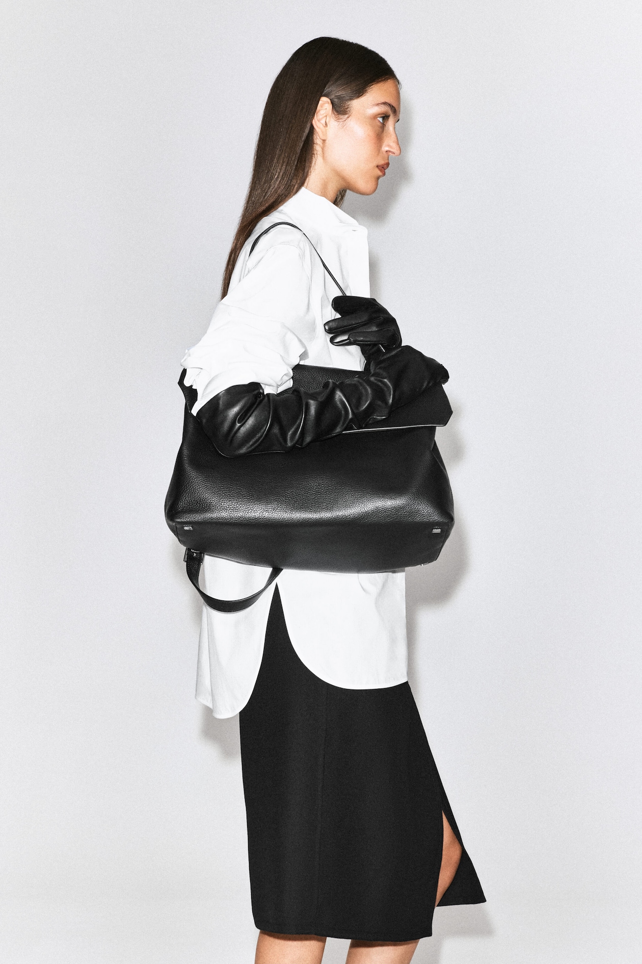 LONG LEATHER GLOVES — BLACK