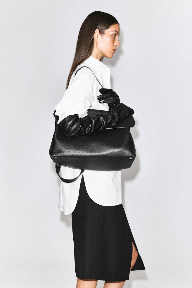 LONG LEATHER GLOVES — BLACK