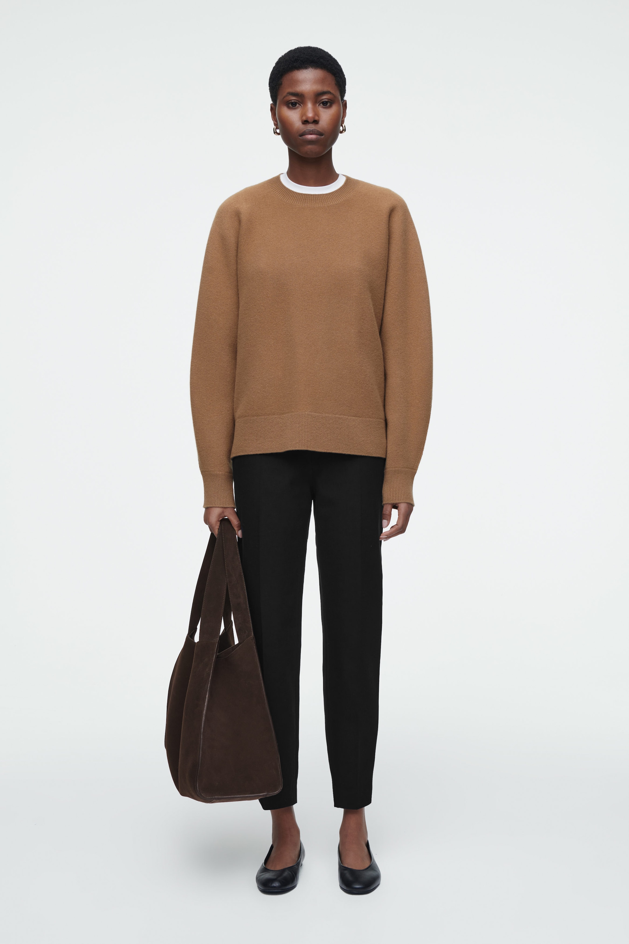 VERKÜRZTE HOSE MIT SCHMALEM SCHNITT