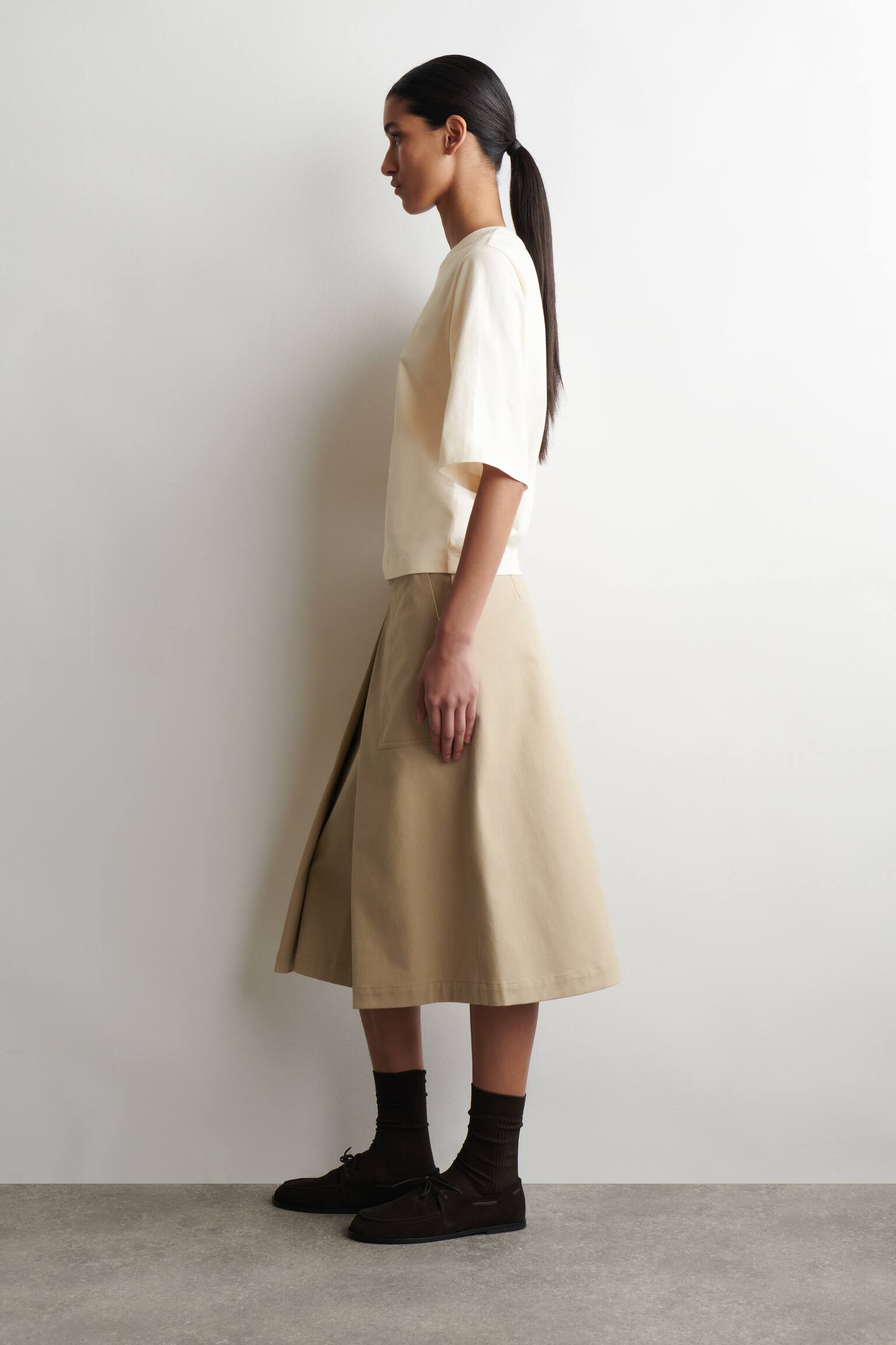 Katoenen T-shirt - Crème/DONKERBRUIN/Wit / rood / gestreept - 6