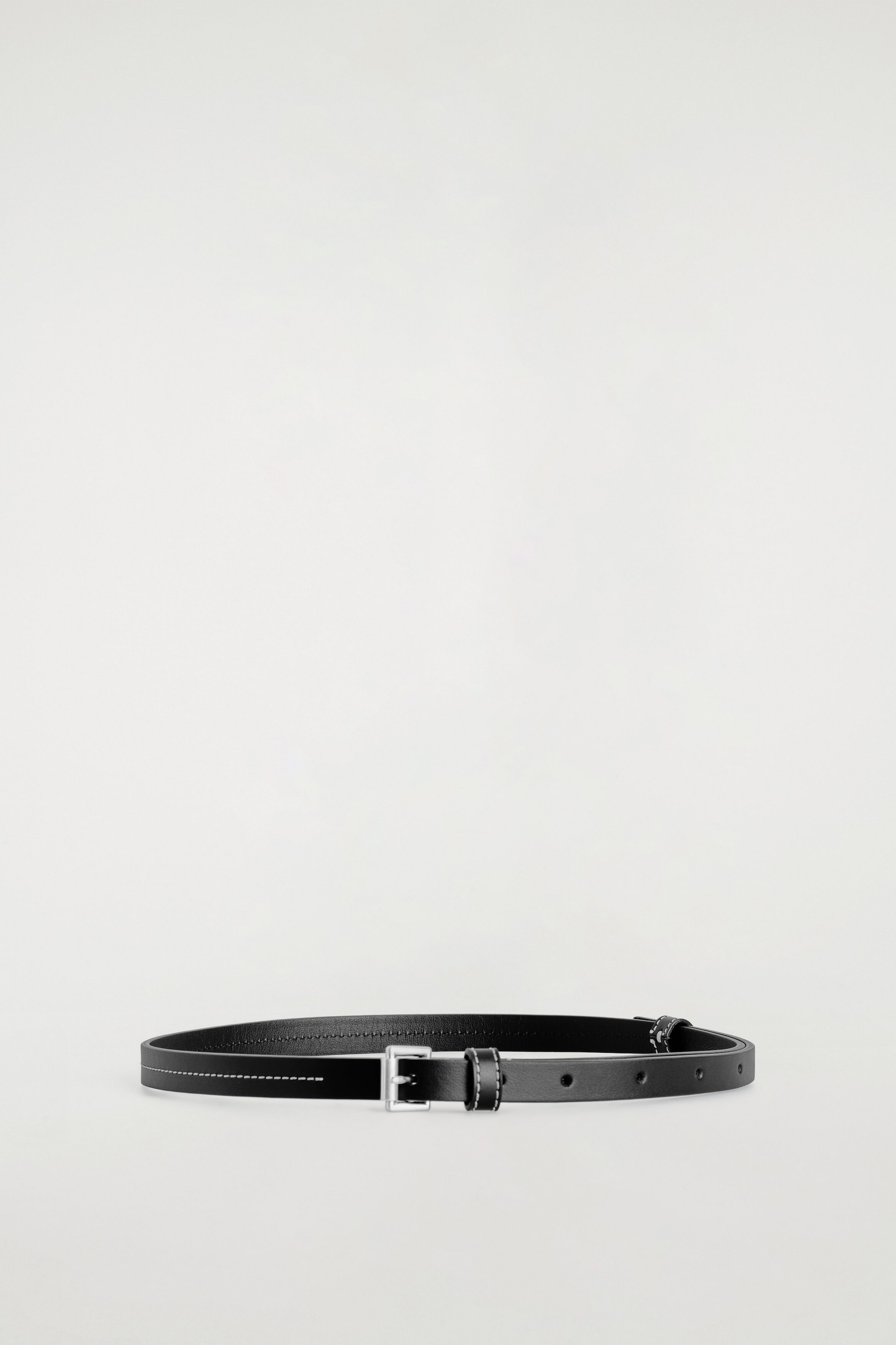TOPSTITCHED SLIM LEATHER BELT
