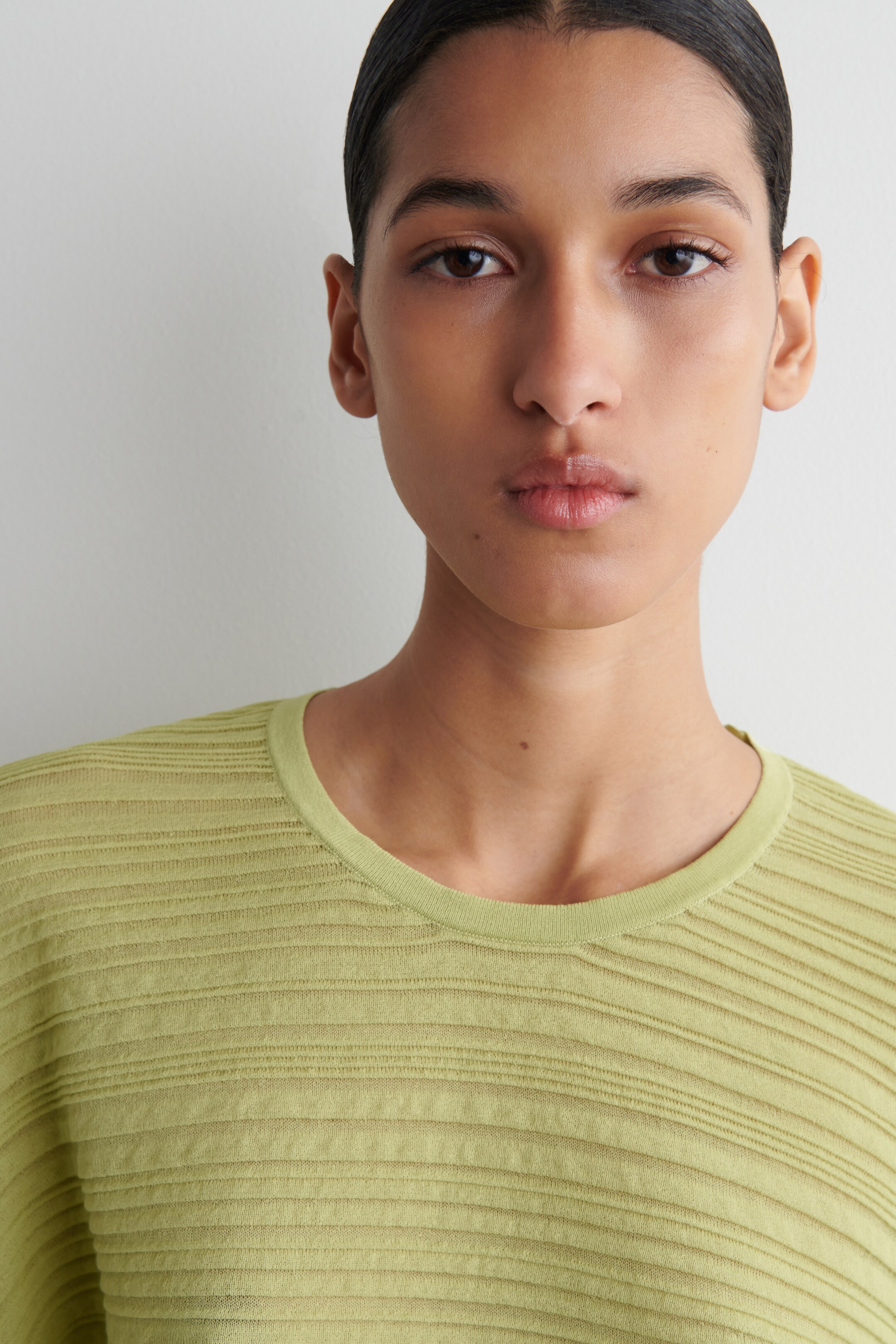 Ingrandisci l'immagine: PLEATED KNITTED T-SHIRT - GREEN - DONNA | H&M CH 4