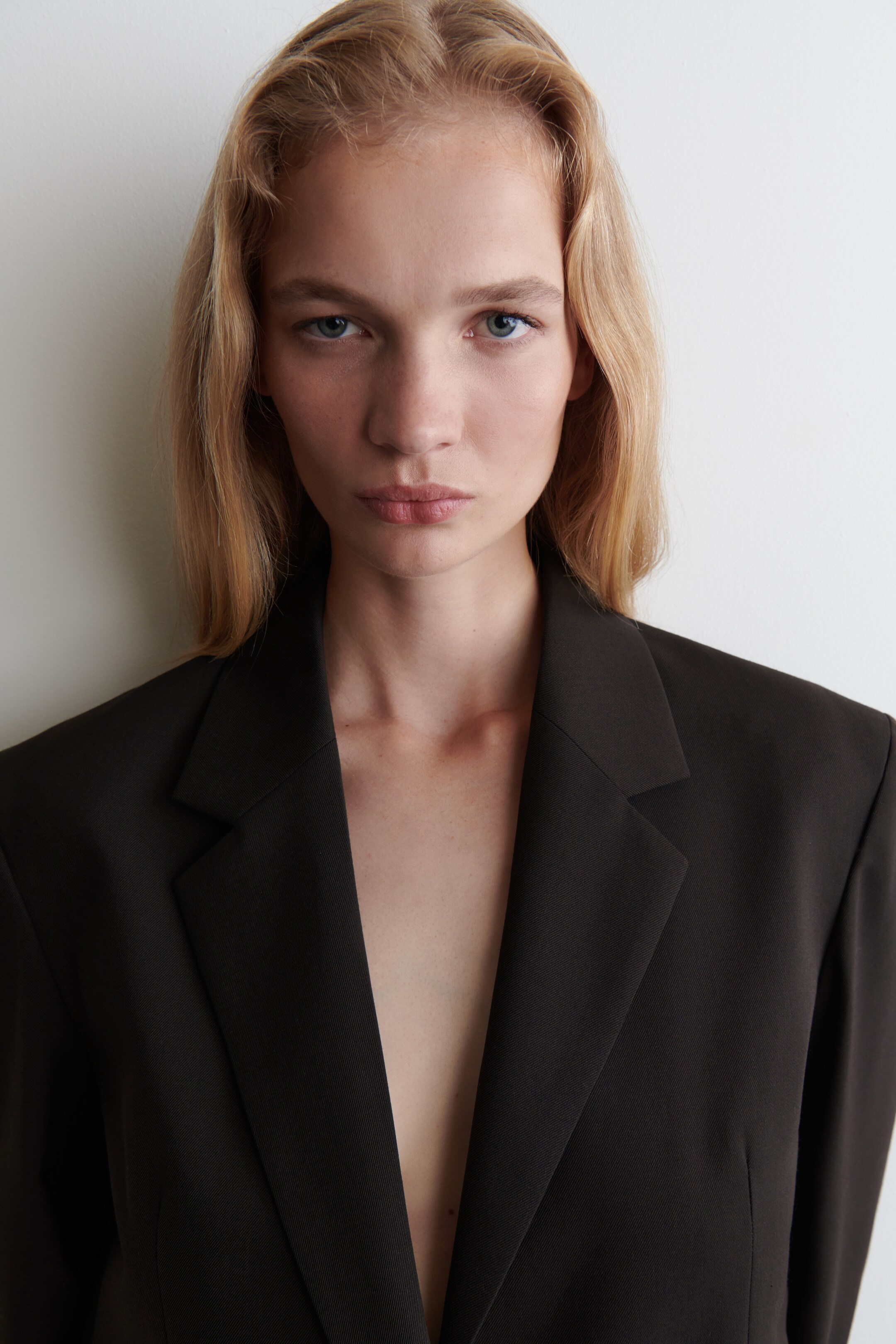 Agrandir l'image: BLAZER EN LAINE MÉRINOS MÉLANGÉE - BRUN FONCÉ - FEMME | H&M BE 5
