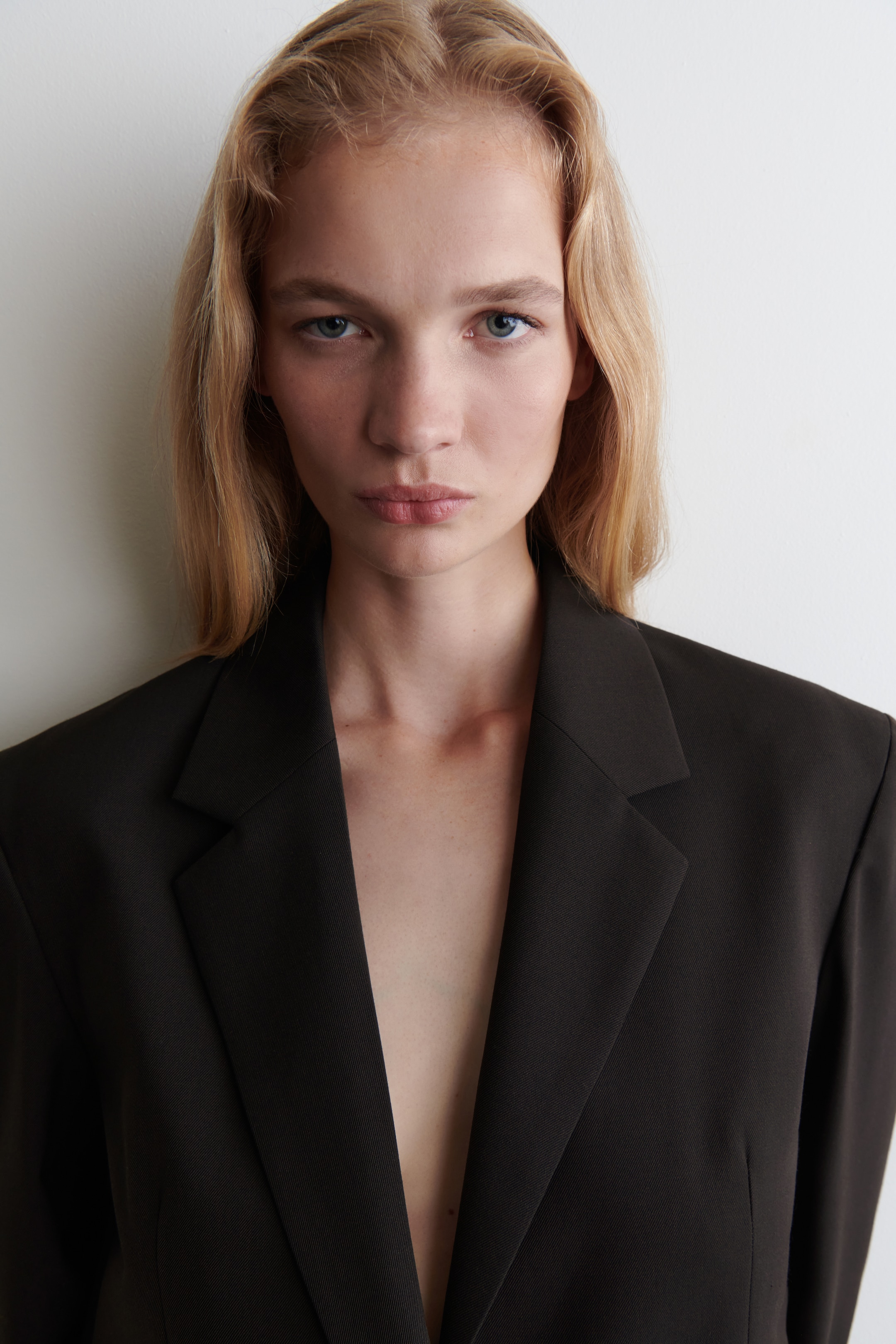 Visualizza immagine più grande: BLAZER IN MISTO LANA MERINO - MARRONE SCURO - DONNA | H&M IT 5