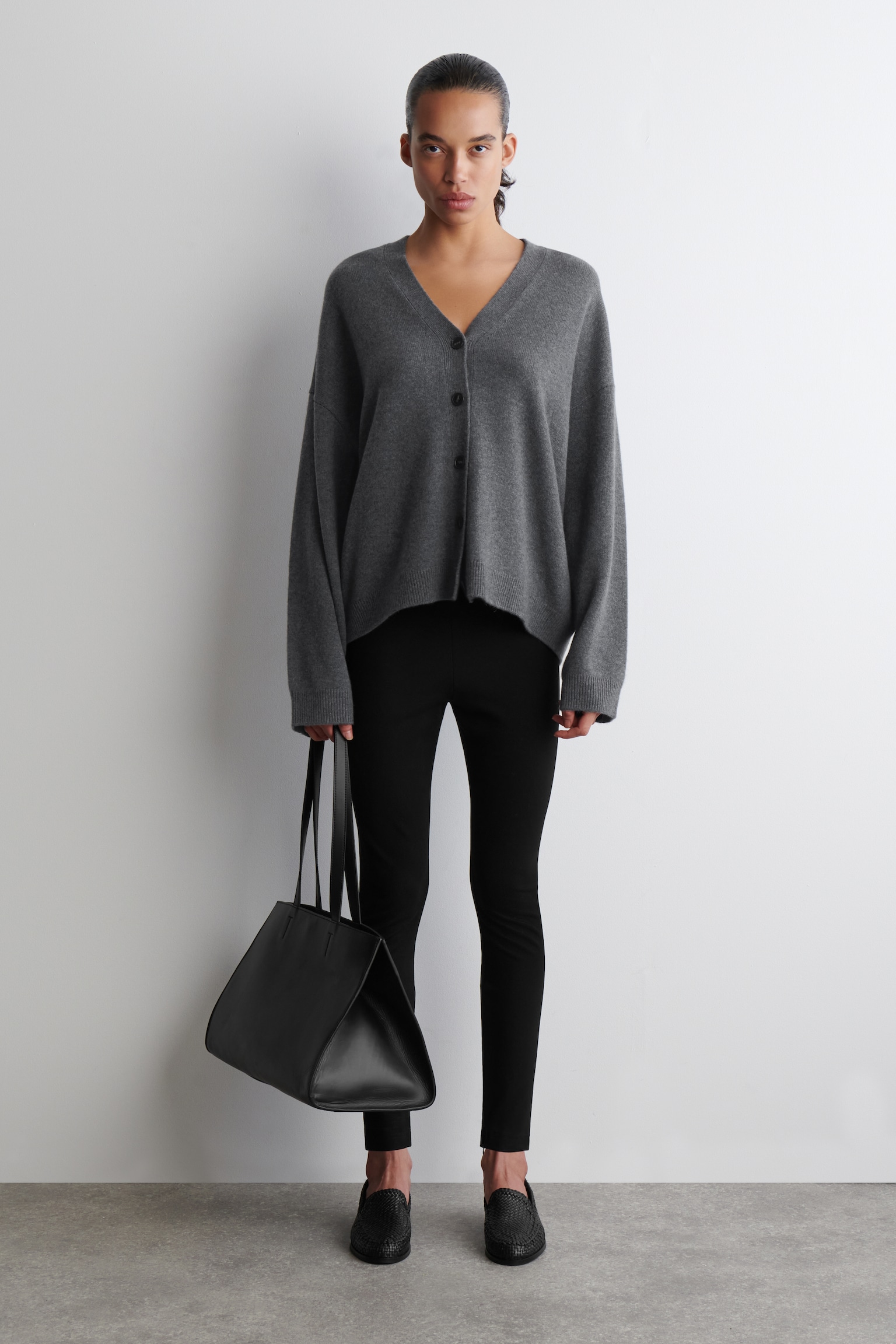 LEGGINGS CON CERNIERA ALLE CAVIGLIE - NERO