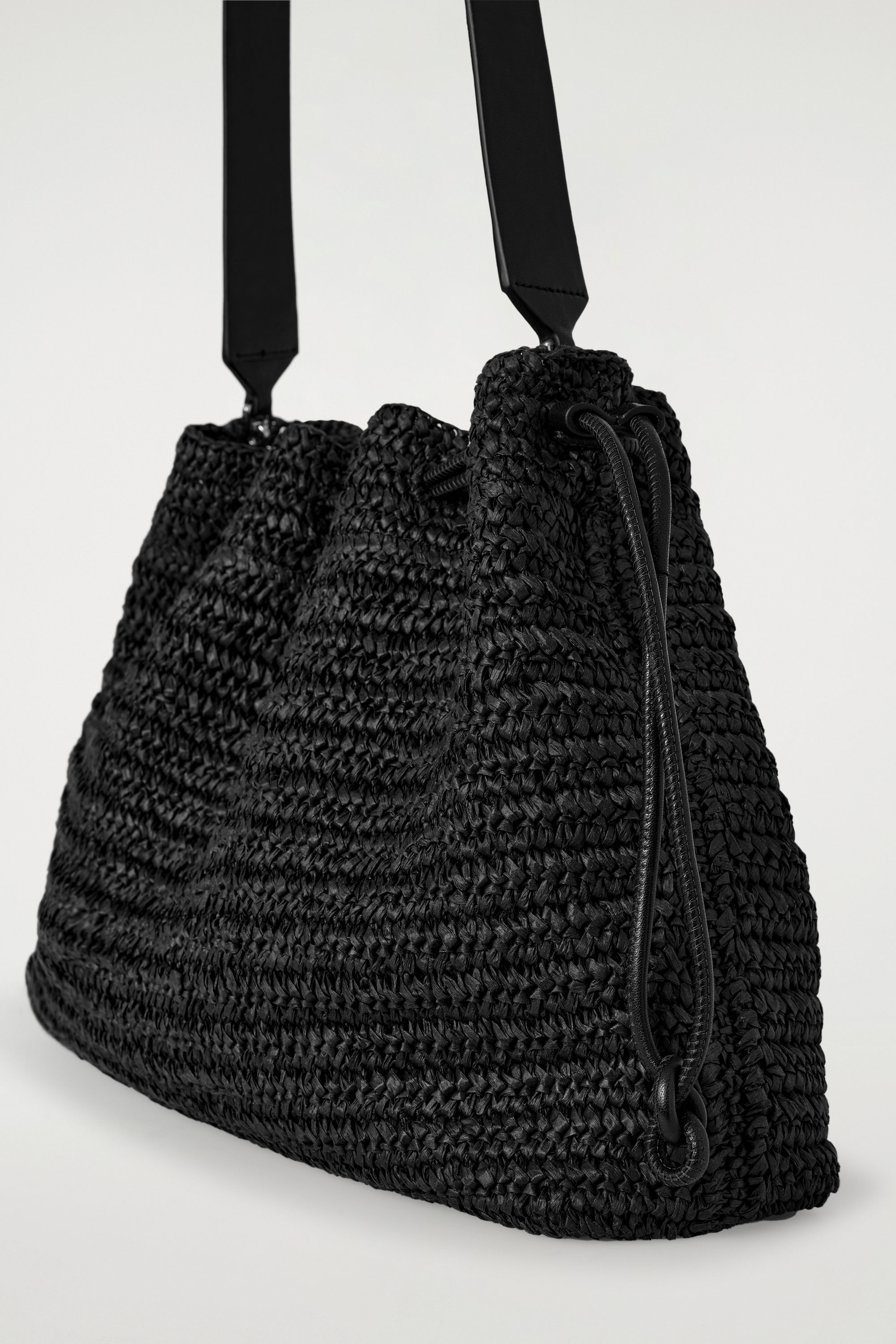 【COS】CAVATELLI CLUTCH BAG - STRAWストローバッグ media_109093d261e24ed3d5c4834d