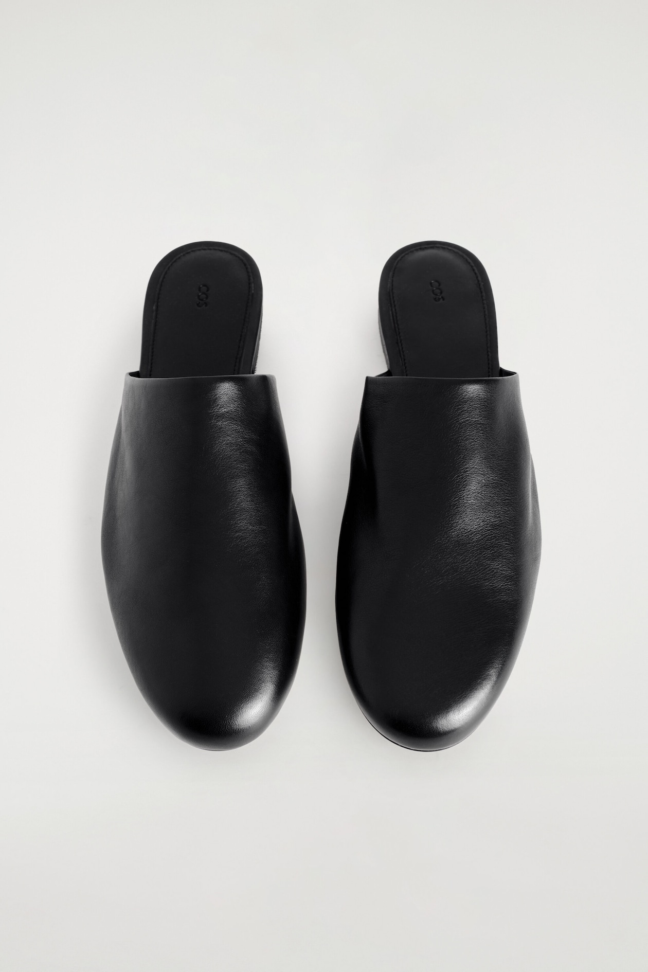 LEATHER MULES — BLACK
