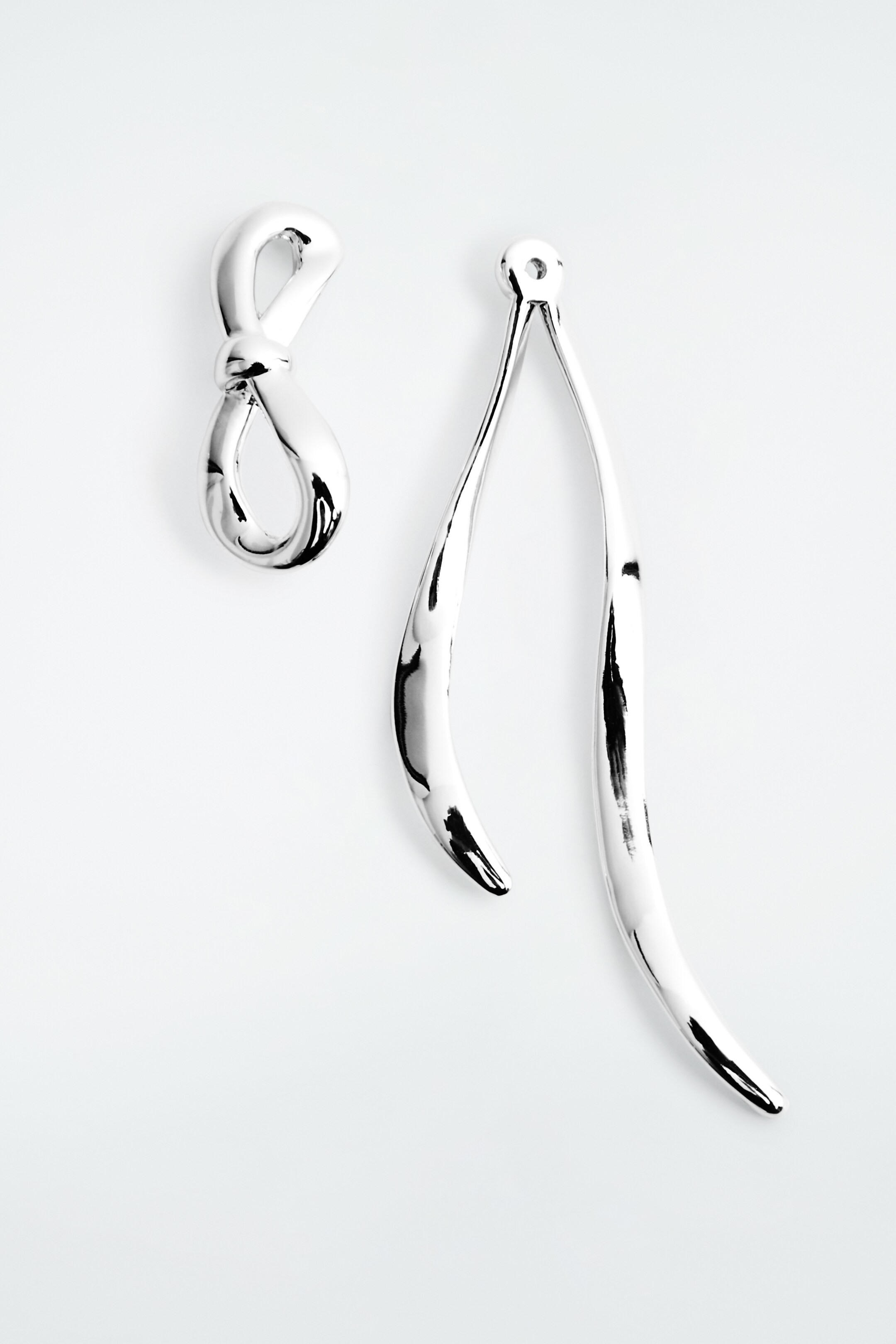 Ingrandisci l'immagine: MISMATCHED BOW EARRINGS - SILVER - DONNA | H&M CH 2