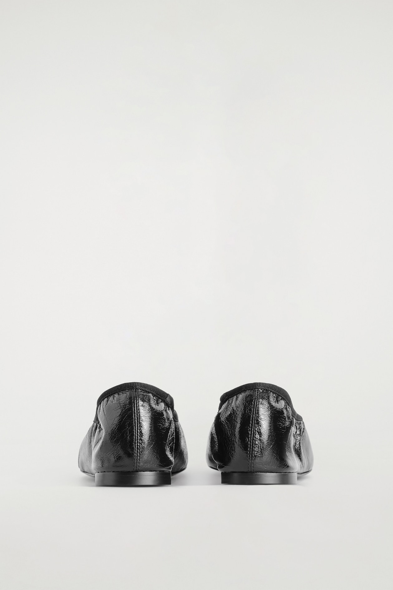 LEATHER BALLET FLATS — BLACK