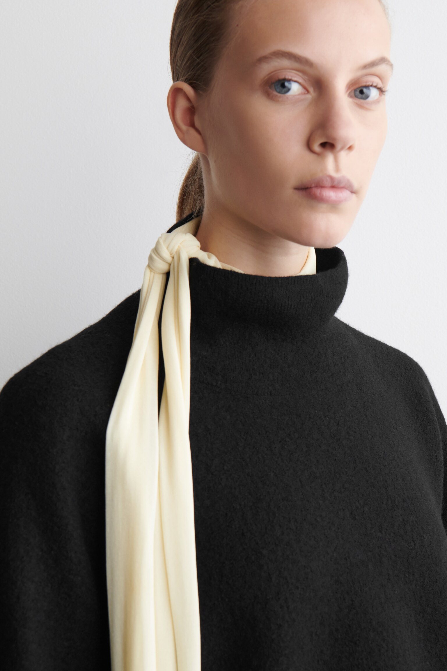 BOILED-WOOL FUNNEL-NECK JUMPER - BLACK/RED/BEIGE - 3