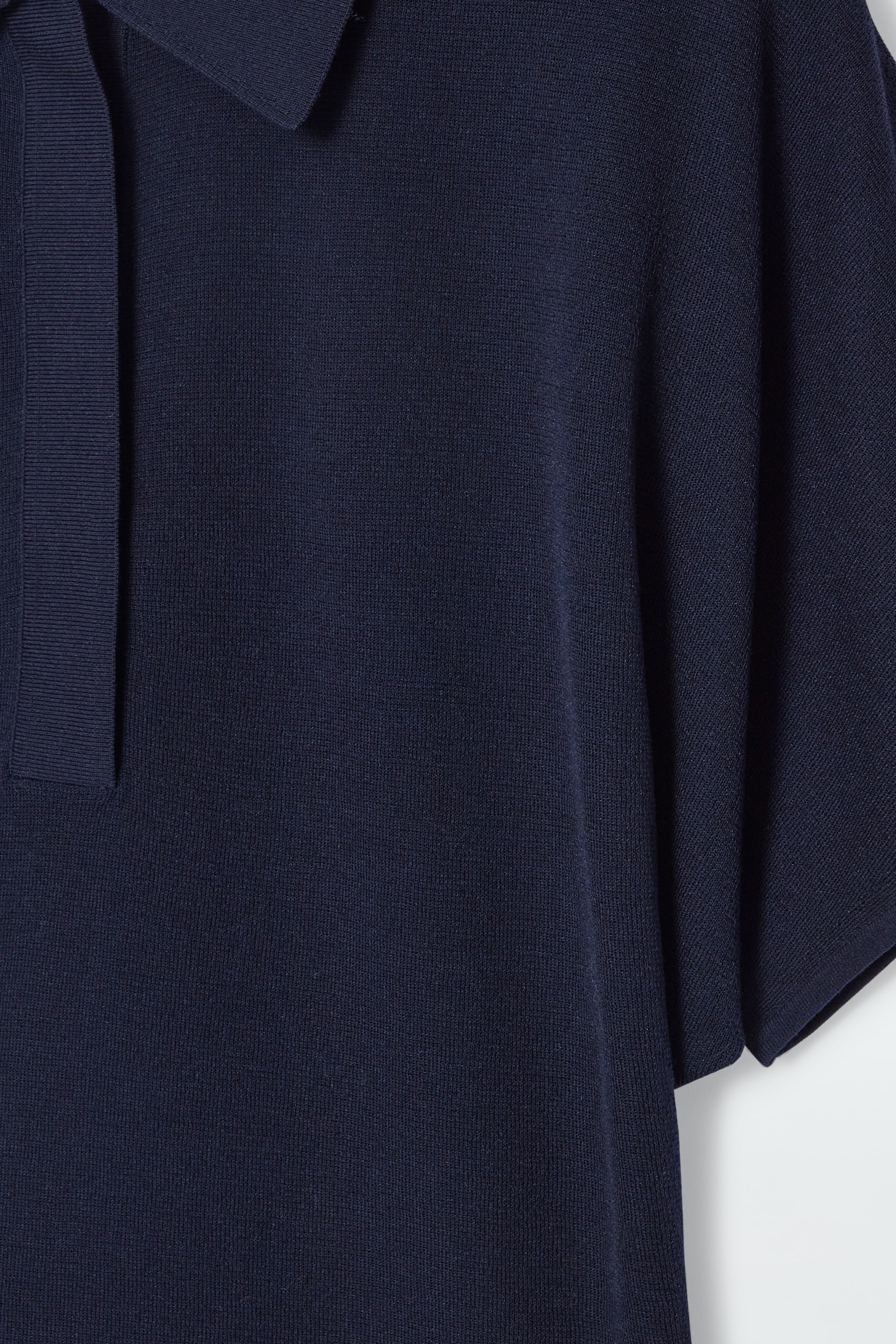 Grösseres Bild ansehen: POLOSHIRT AUS STRICK - DUNKLES NAVYBLAU - DAMEN | H&M CH 7