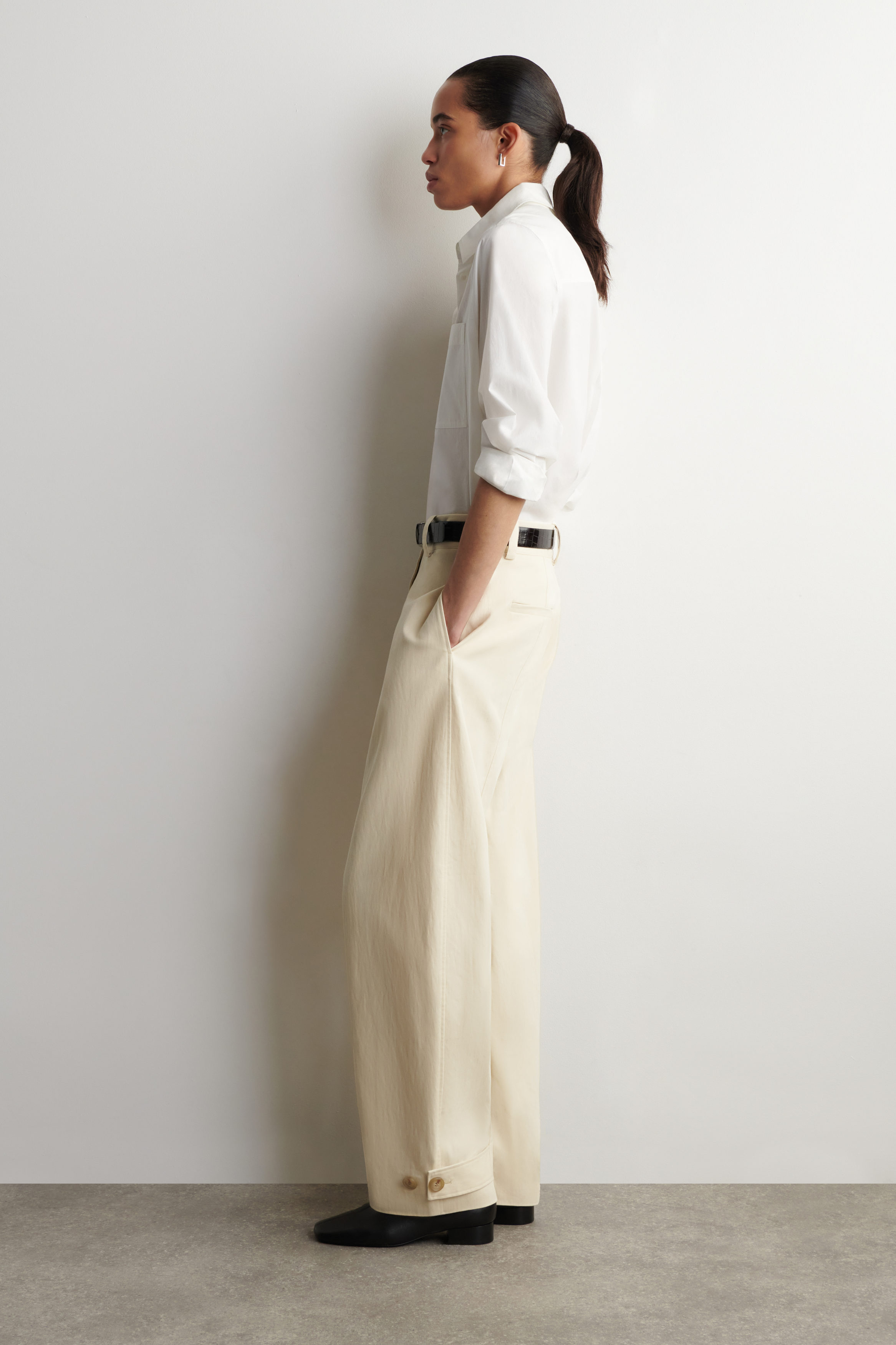 BARREL-LEG COTTON UTILITY PANTS - LIGHT BEIGE | COS US