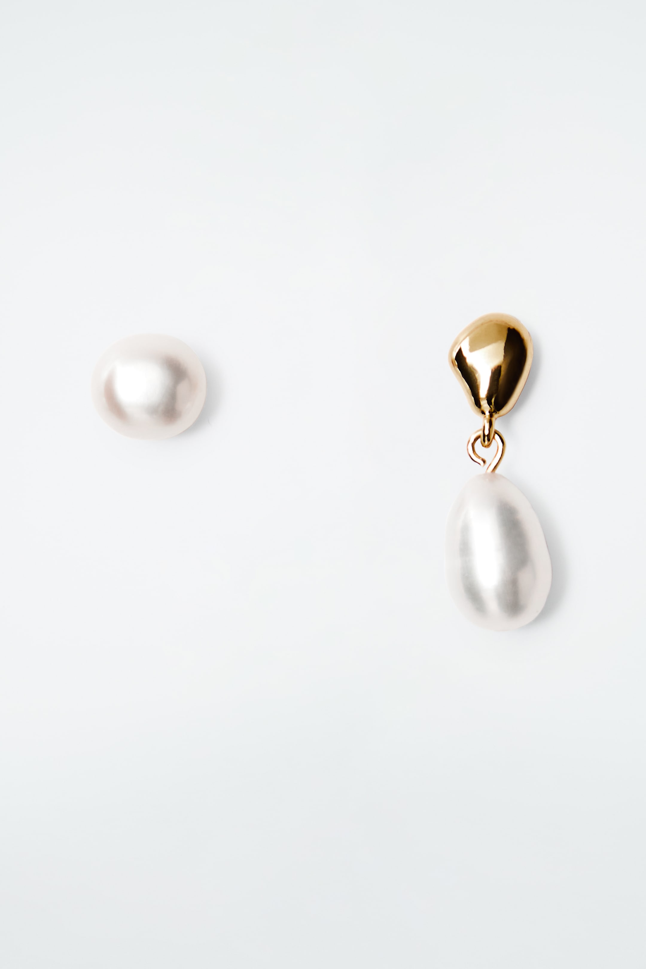 View larger image: MISMATCHED PEARL EARRINGS - GOLD - Ladies | H&M GB 1