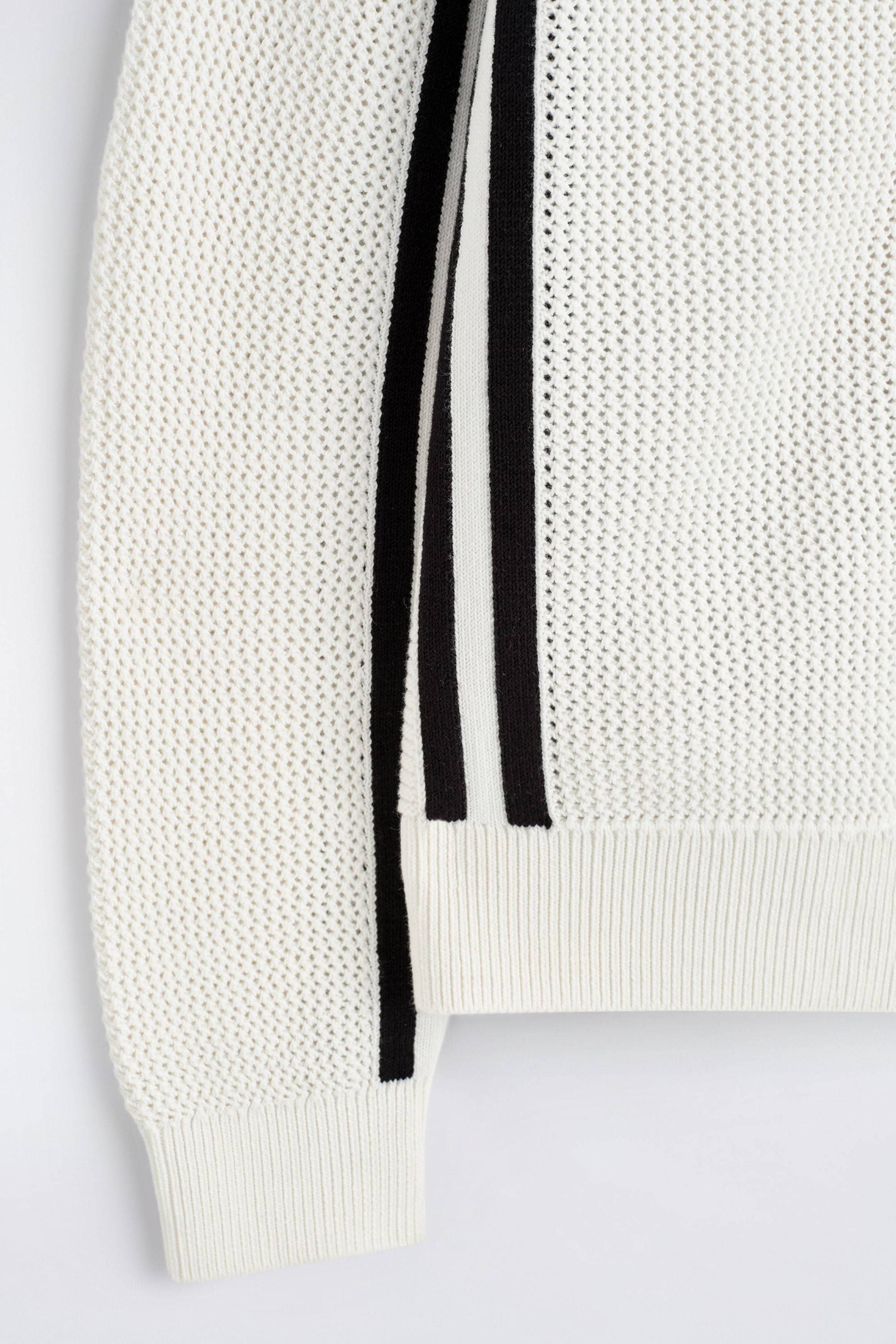 StillMedia/DescriptiveDetail