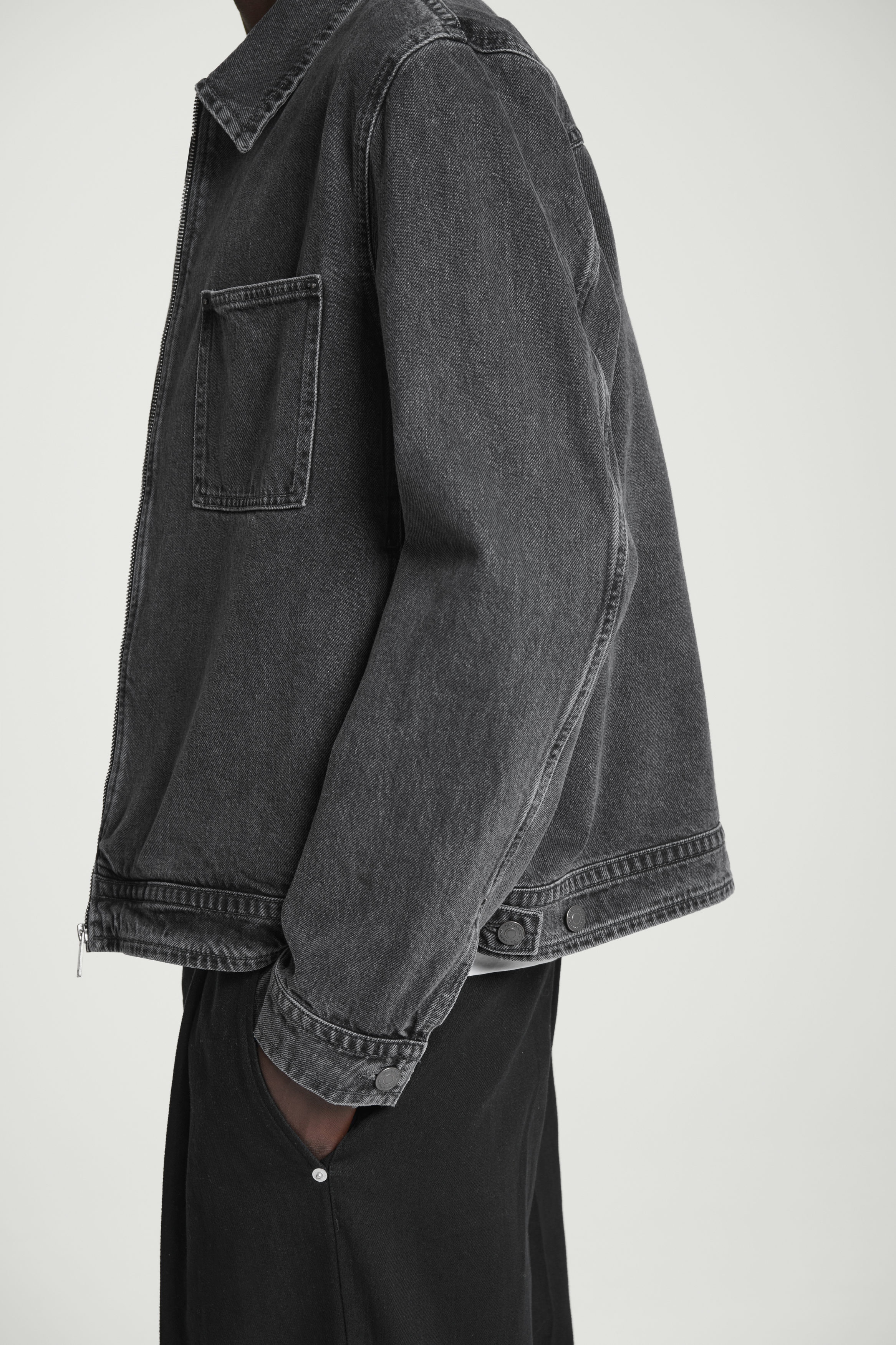 BOXY DENIM ZIP-UP JACKET - WASHED BLACK | COS
