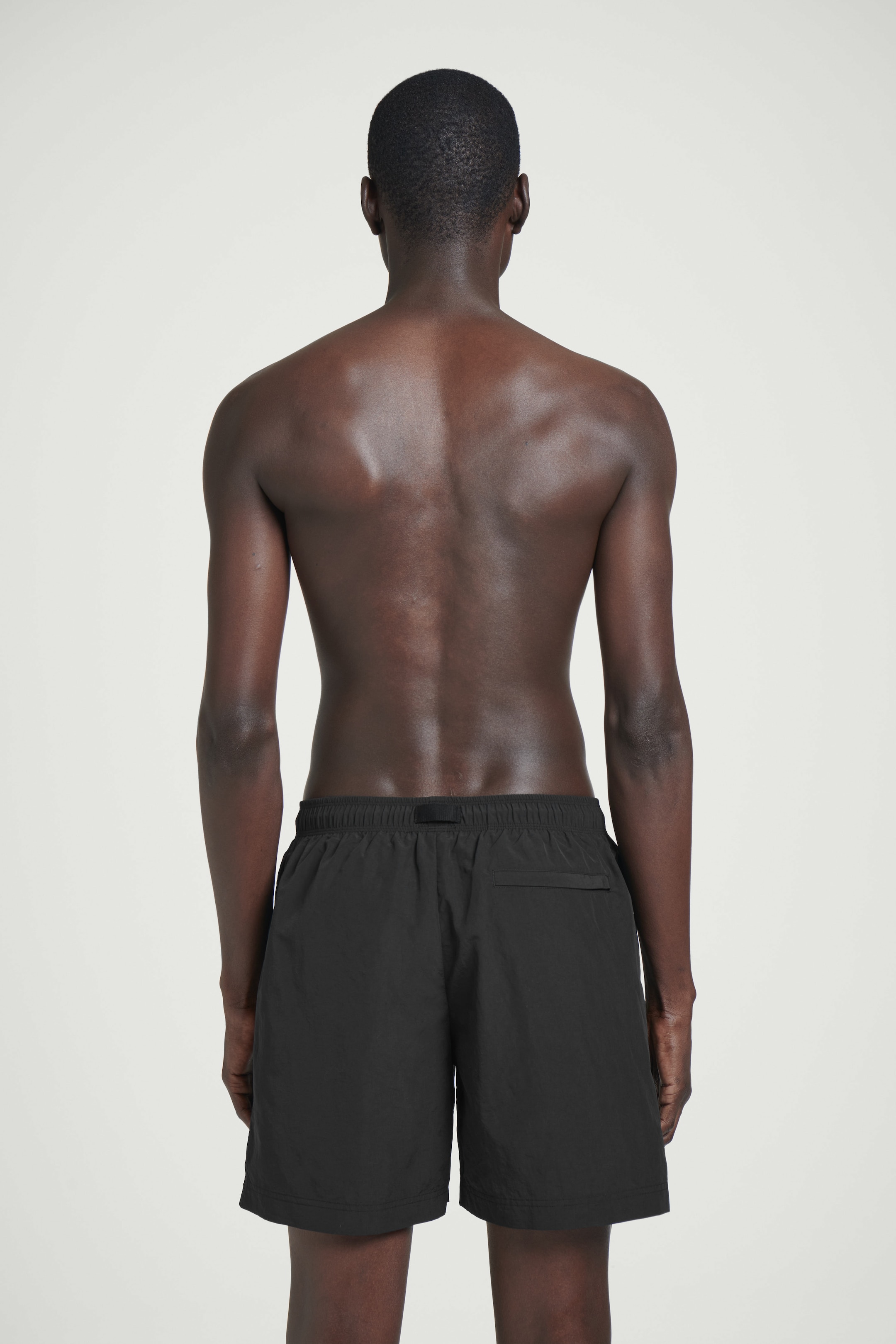 Agrandir l'image: SHORT DE BAIN TAILLE AJUSTABLE NYLON - NOIR - HOMME | H&M BE 3