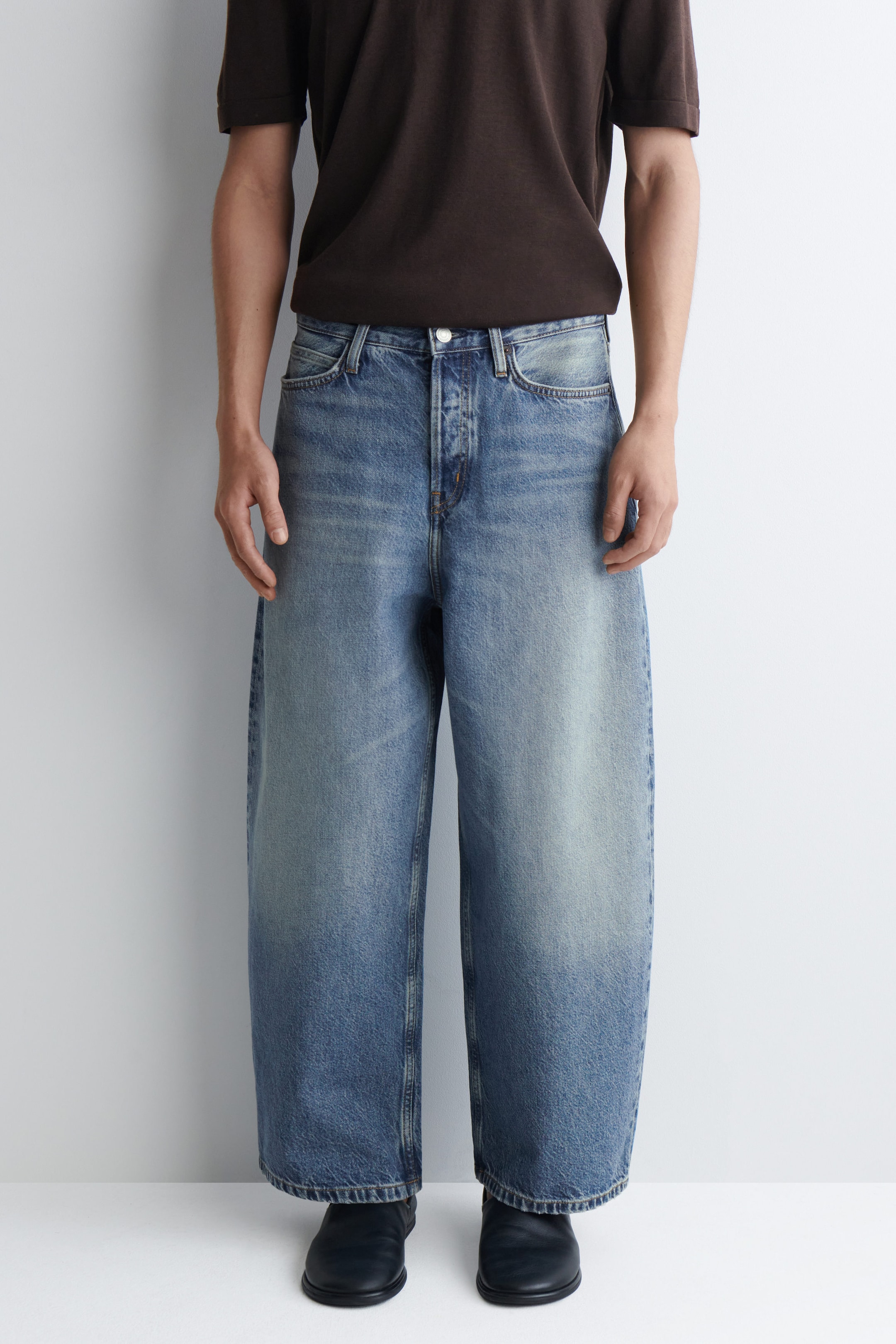 CASK BARREL-LEG JEANS