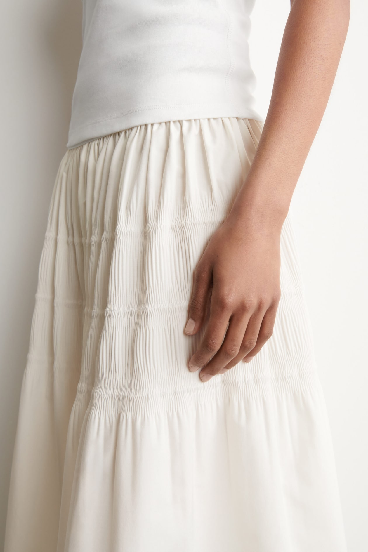 TIERED GATHERED MIDI SKIRT — WHITE