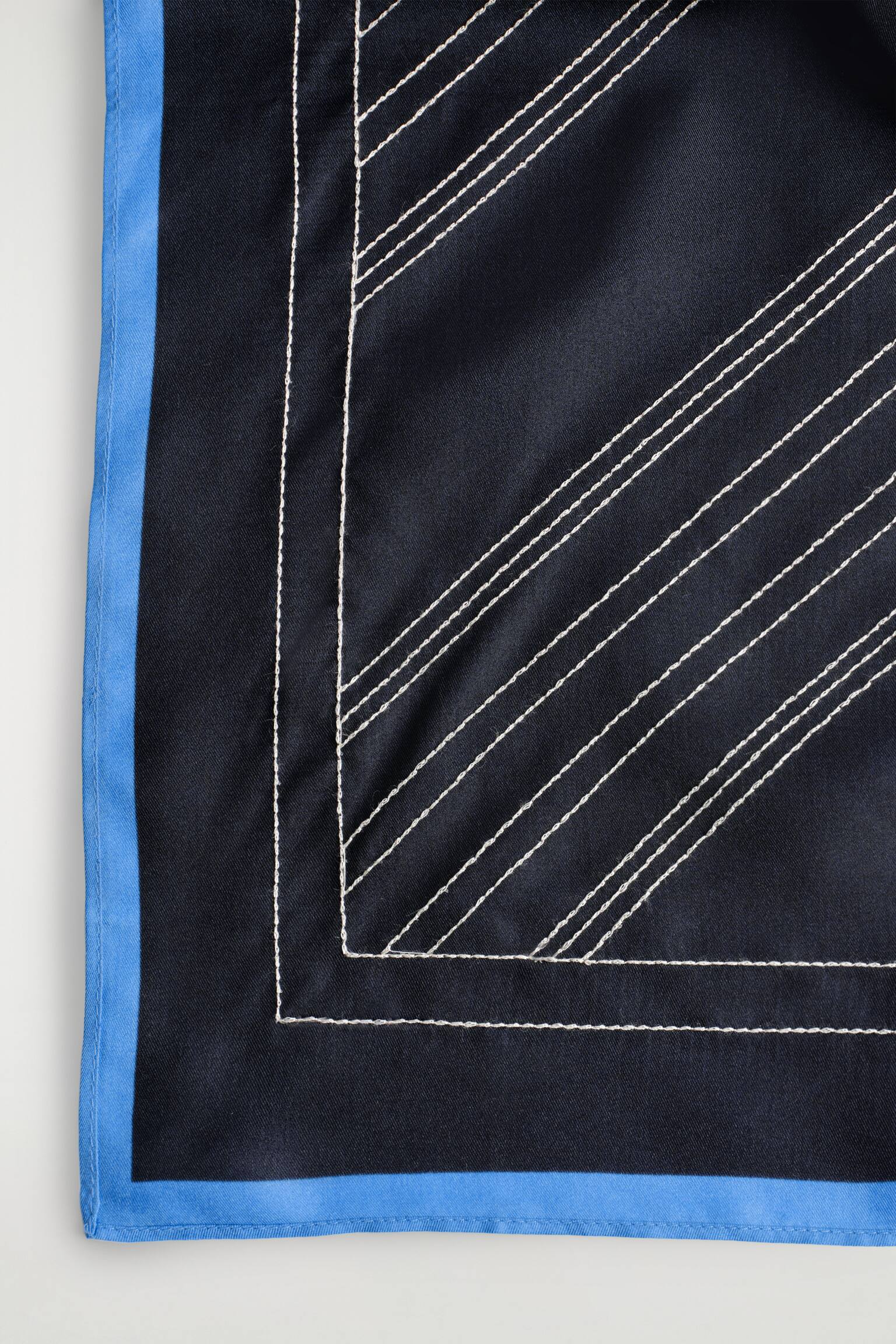 FOULARD EN SOIE BRODÉE - BLEU MARINE / RAYURES - 6