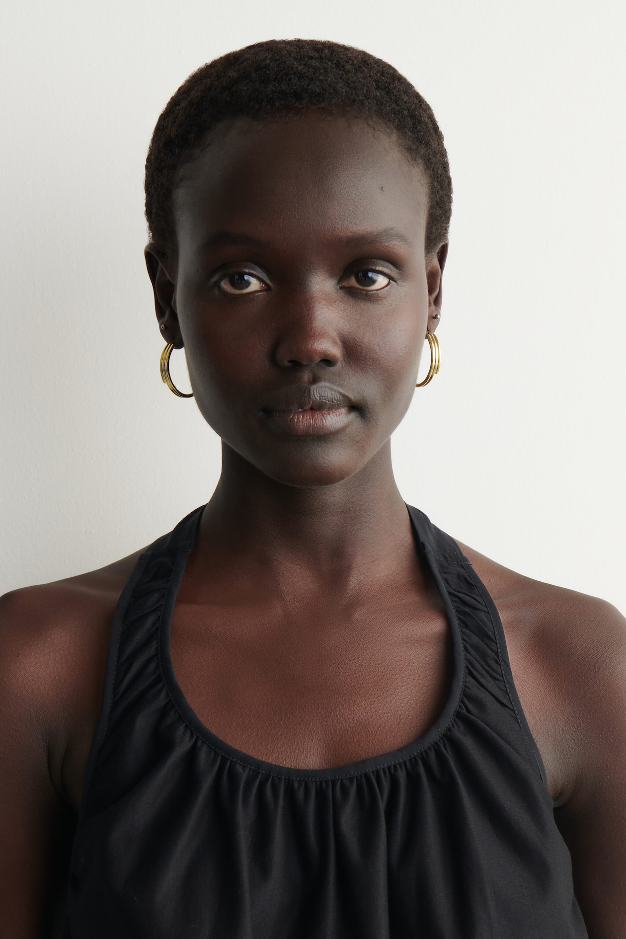 STACKED HOOP EARRINGS — GOLD