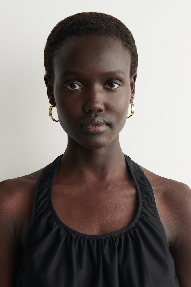 STACKED HOOP EARRINGS — GOLD