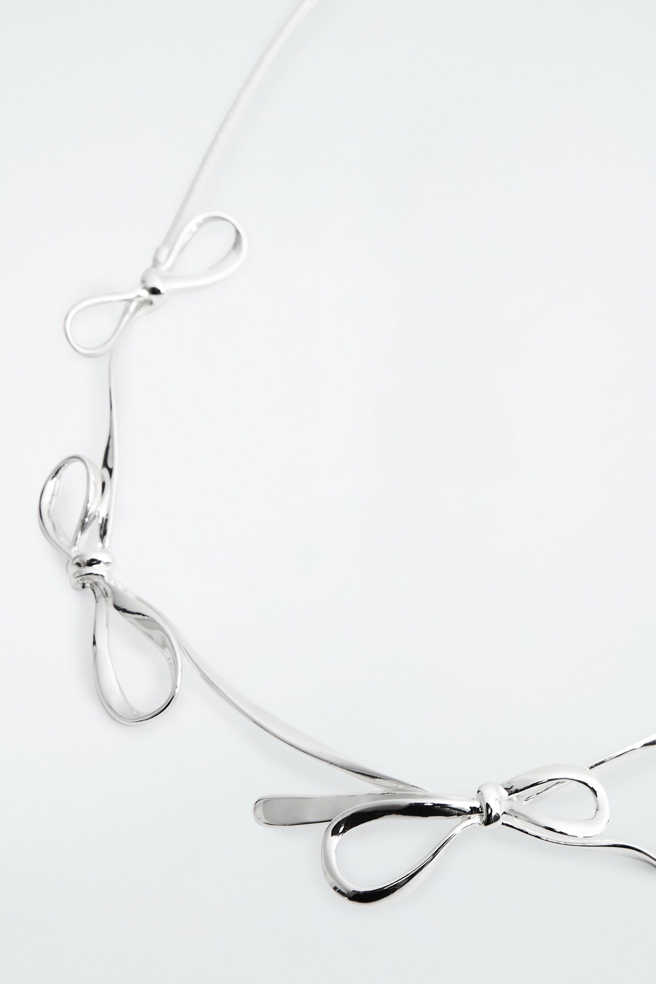 View larger image: BOW SNAKE-CHAIN NECKLACE - SILVER - Ladies | H&M GB 2
