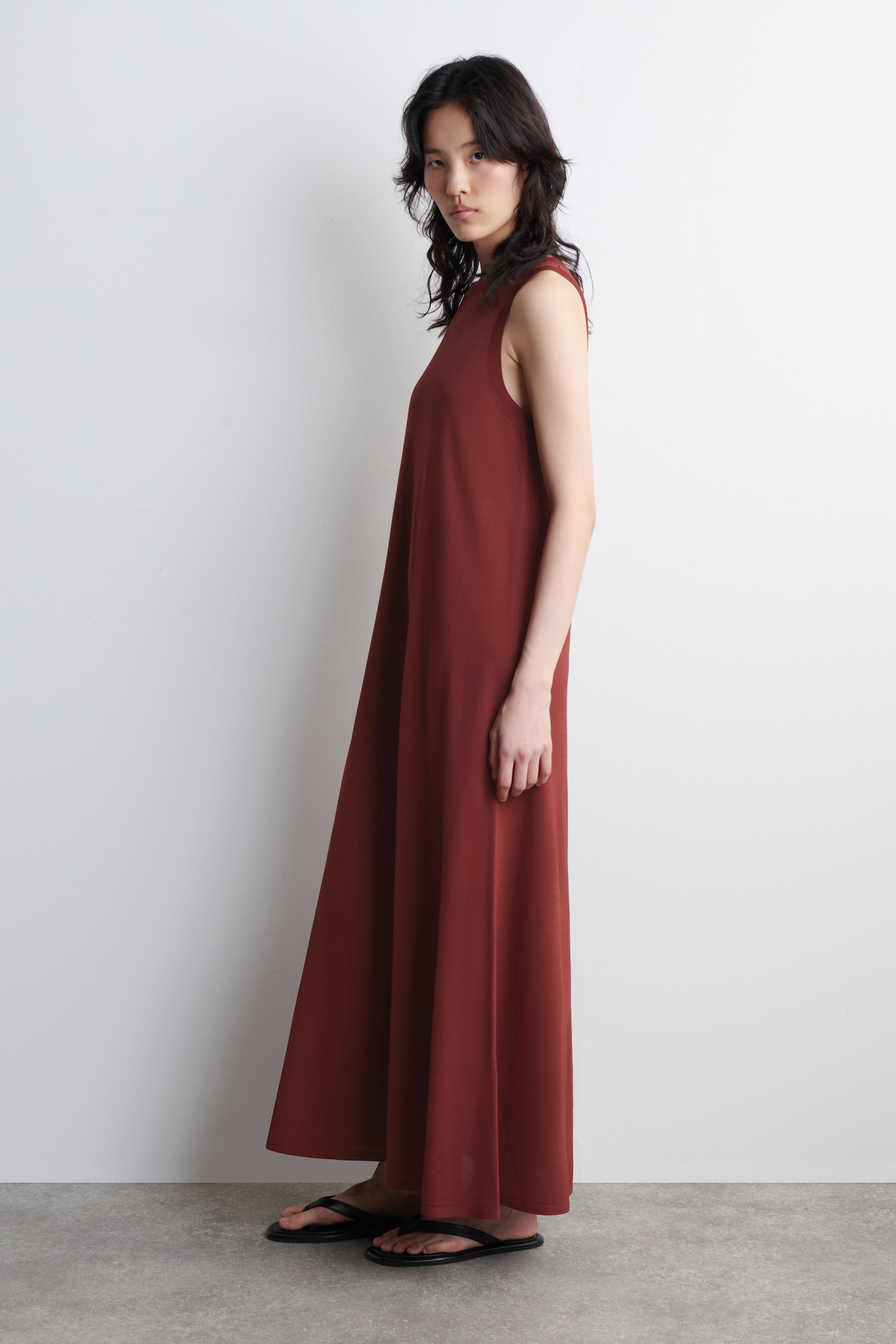 VESTIDO LARGO DE PUNTO SIN MANGAS - ROJO OSCURO/NEGRO - 5