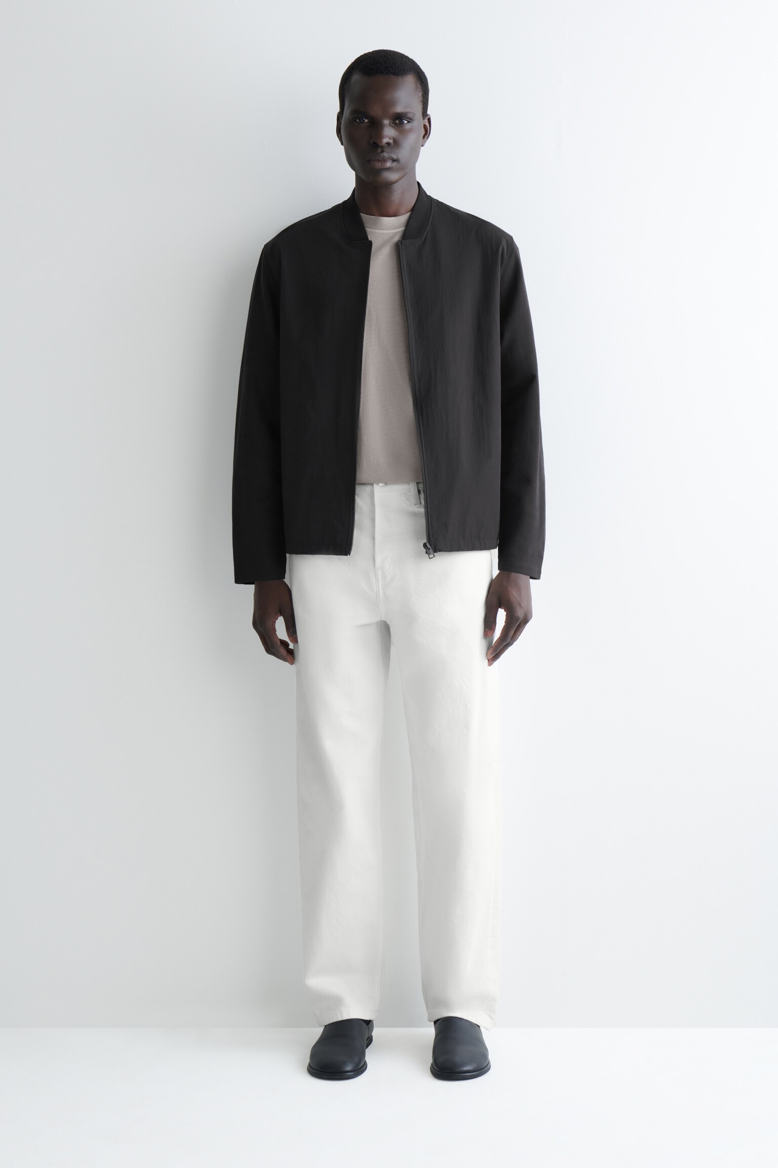 CHAQUETA BOMBER CON PANELES DE NAILON - NEGRO/MARRÓN GRISÁCEO - 7