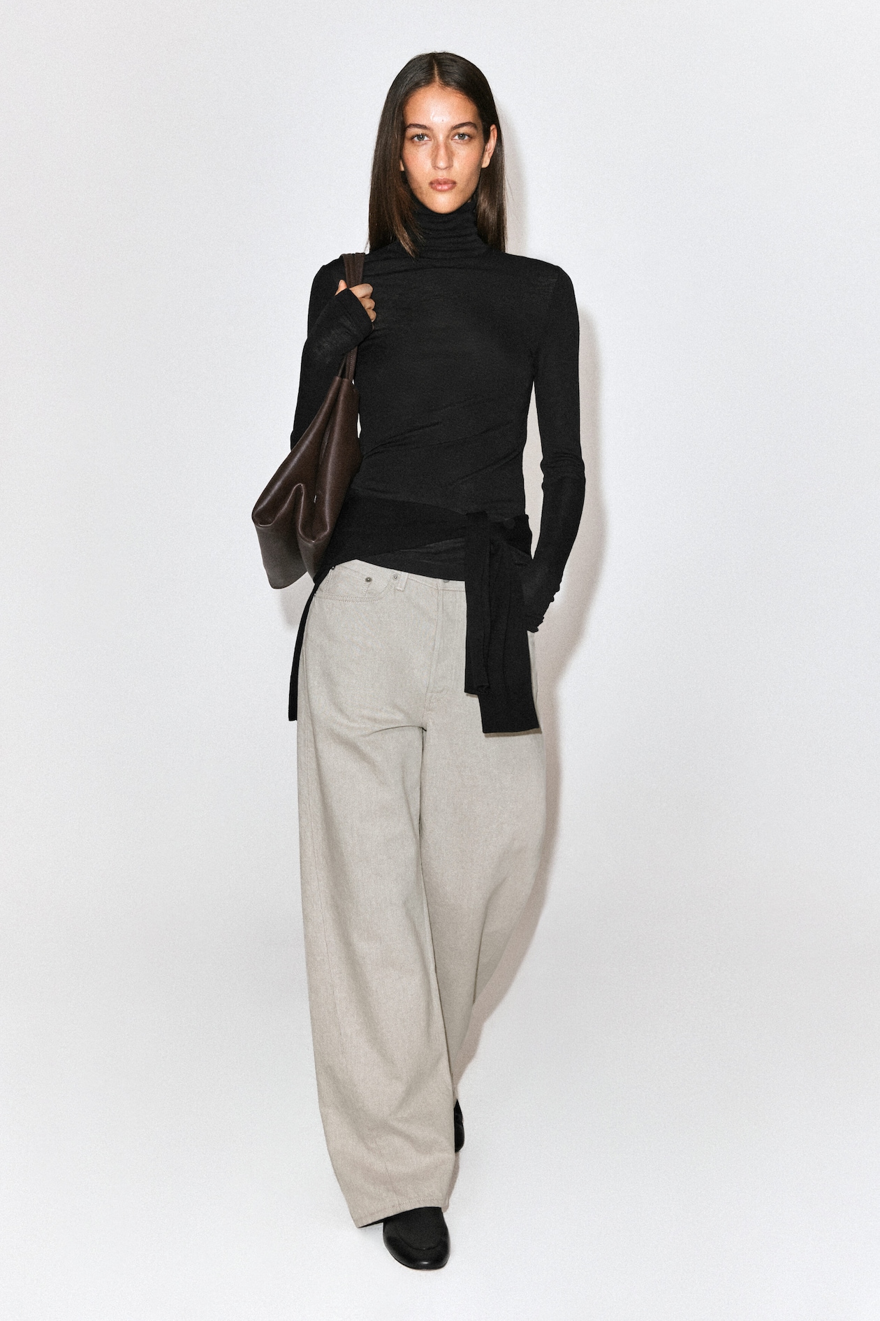 MERINO WOOL TURTLENECK TOP — BLACK