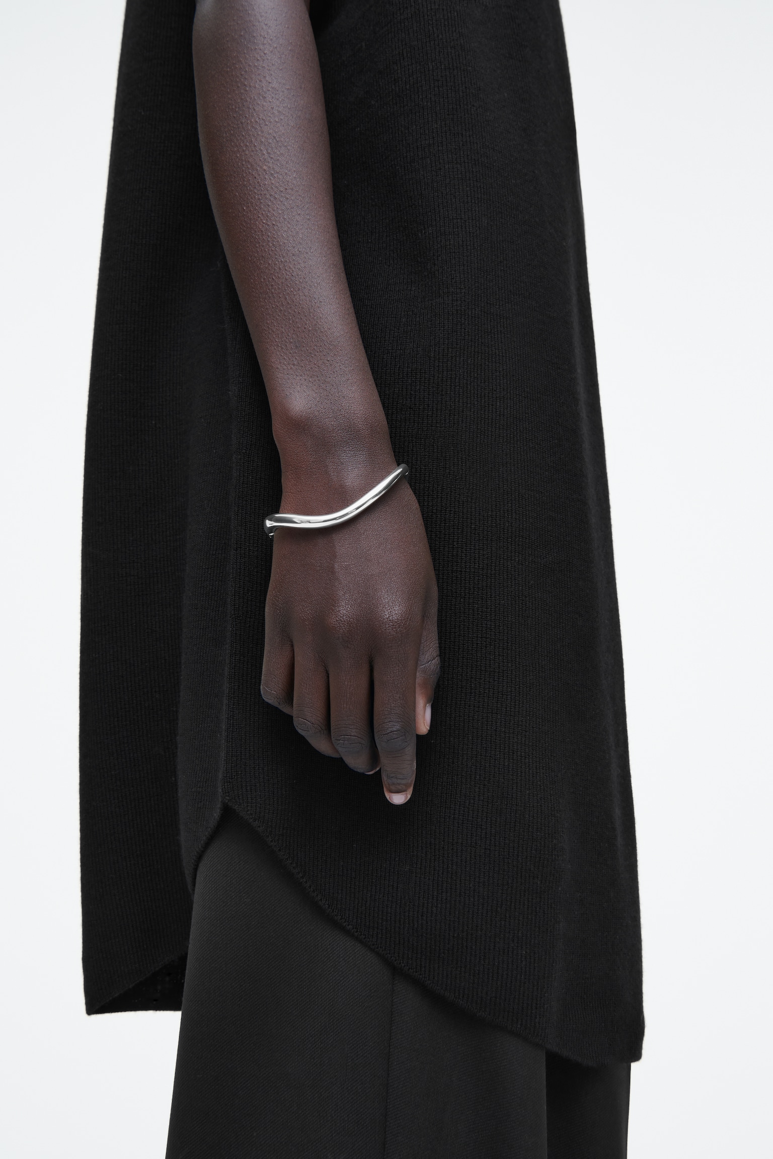 CURVED HINGED BANGLE - SILVER