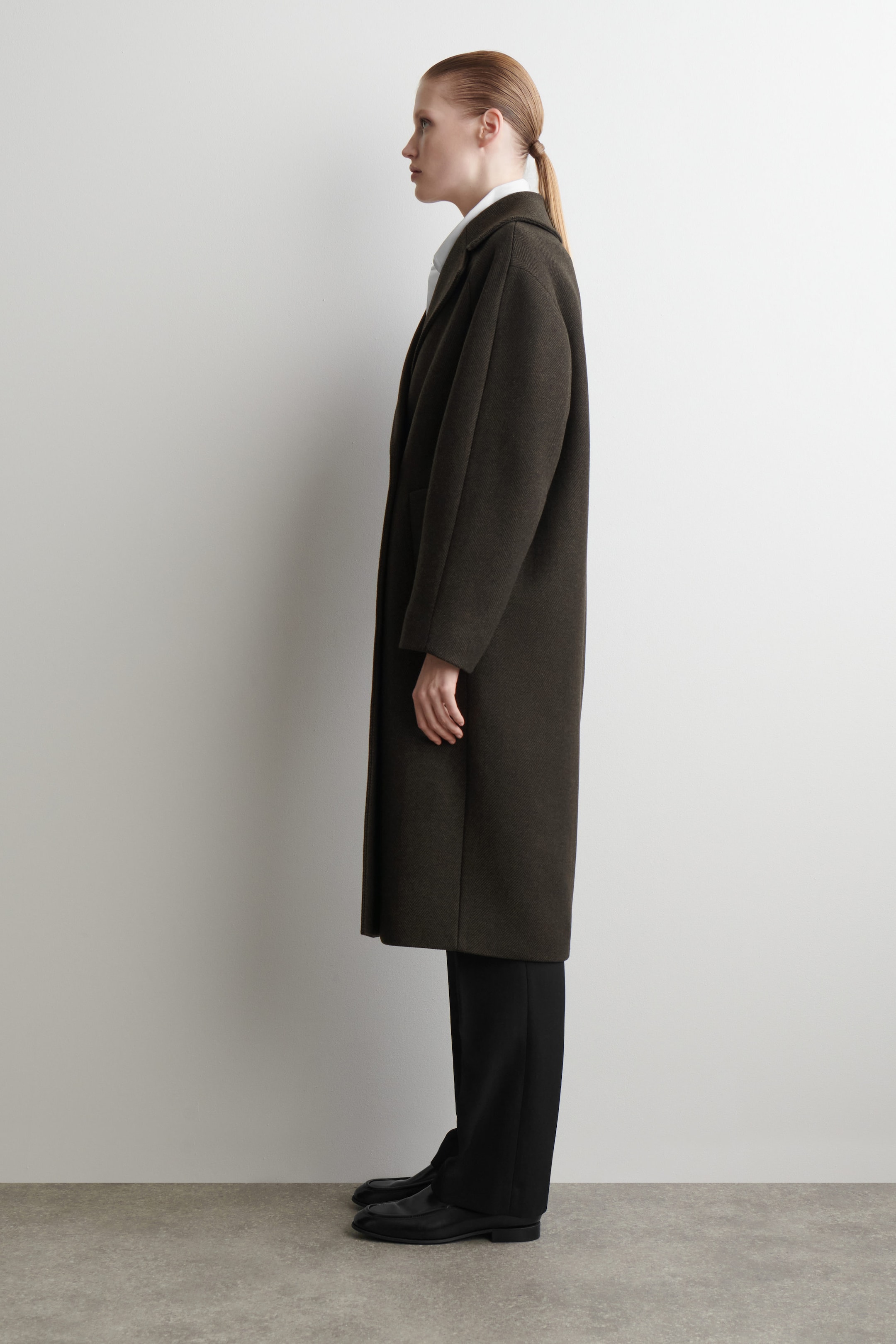 OVERSIZED DOUBLE-BREASTED WOOL COAT