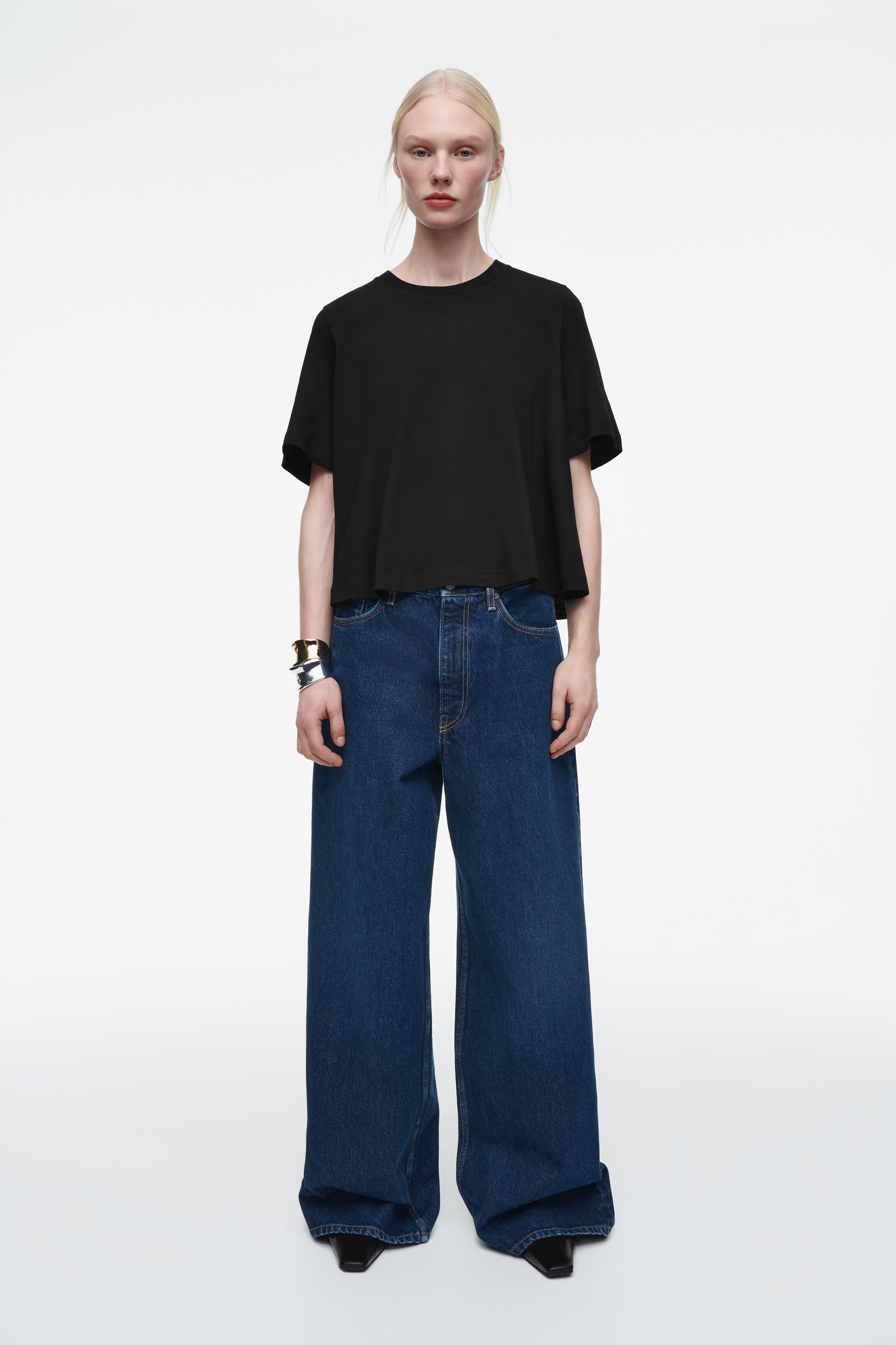 Grösseres Bild ansehen: LOCKERES TRAPEZFÖRMIGES T-SHIRT - SCHWARZ - DAMEN | H&M CH 2