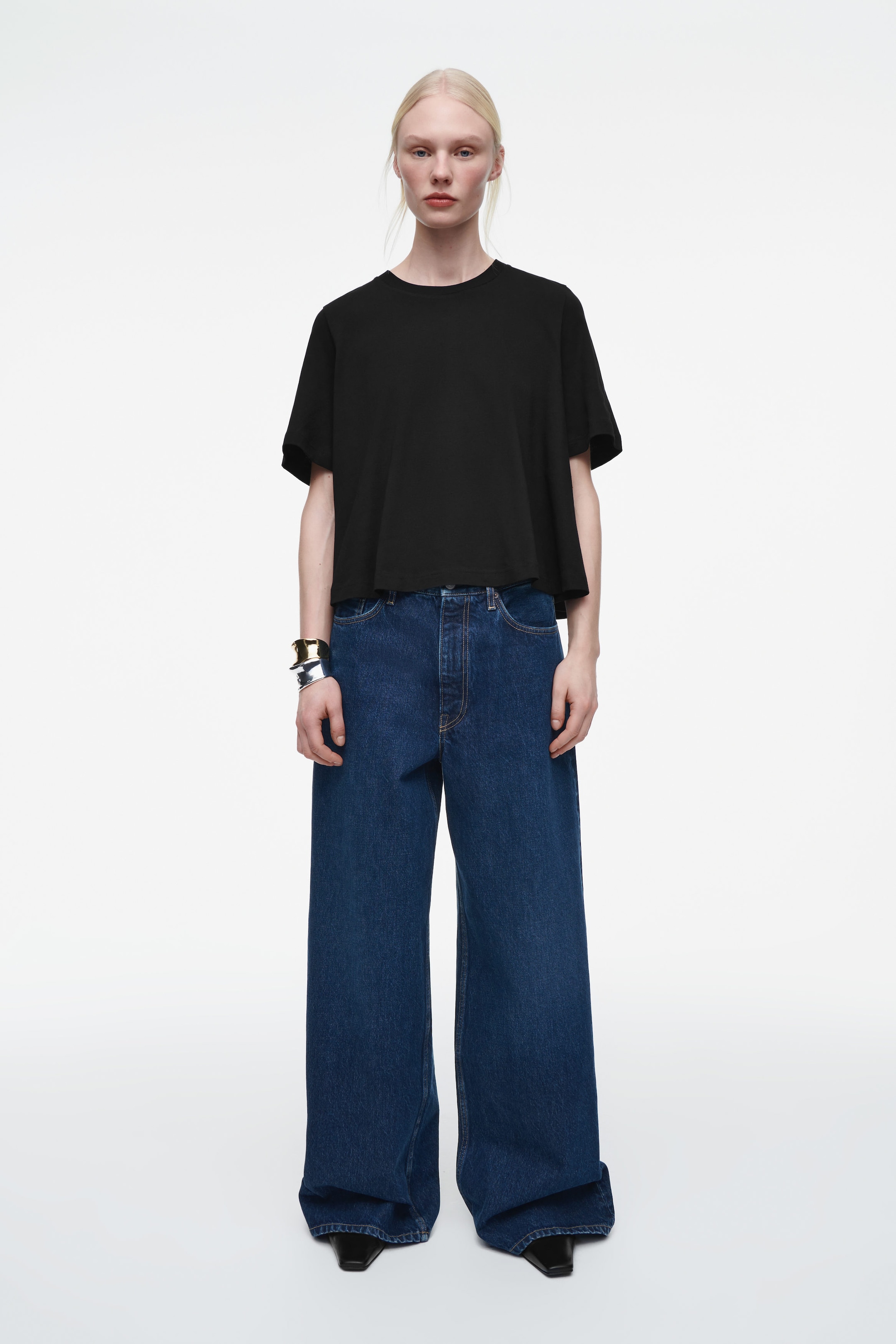 RELAXED TRAPEZE T-SHIRT