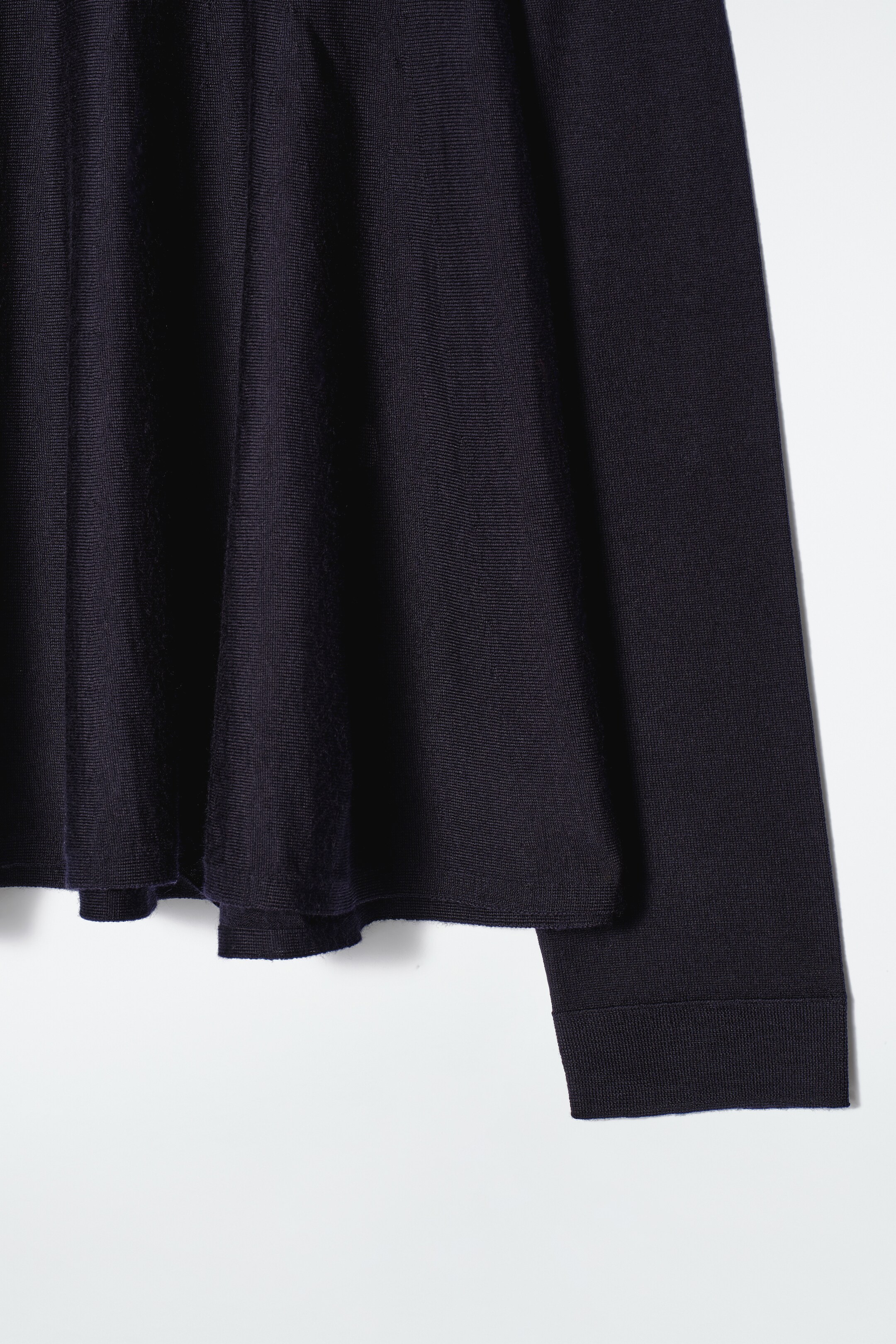 View larger image: TRAPEZE MERINO WOOL JUMPER - NAVY - Ladies | H&M GB 7