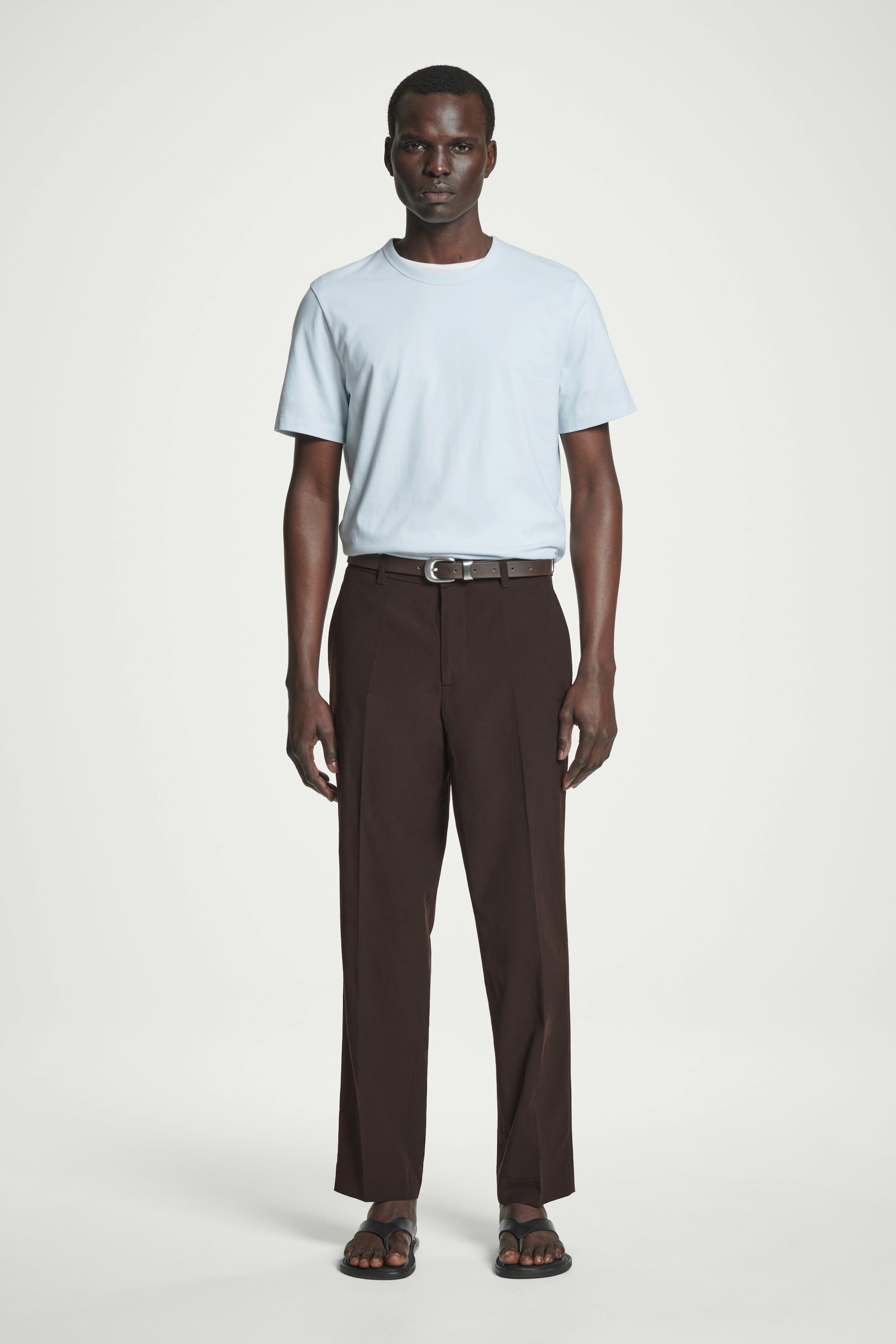 Grotere afbeelding bekijken: REGULIER T-SHIRT VAN GEBORSTELD KATOEN - LICHTBLAUW - HEREN | H&M BE 2